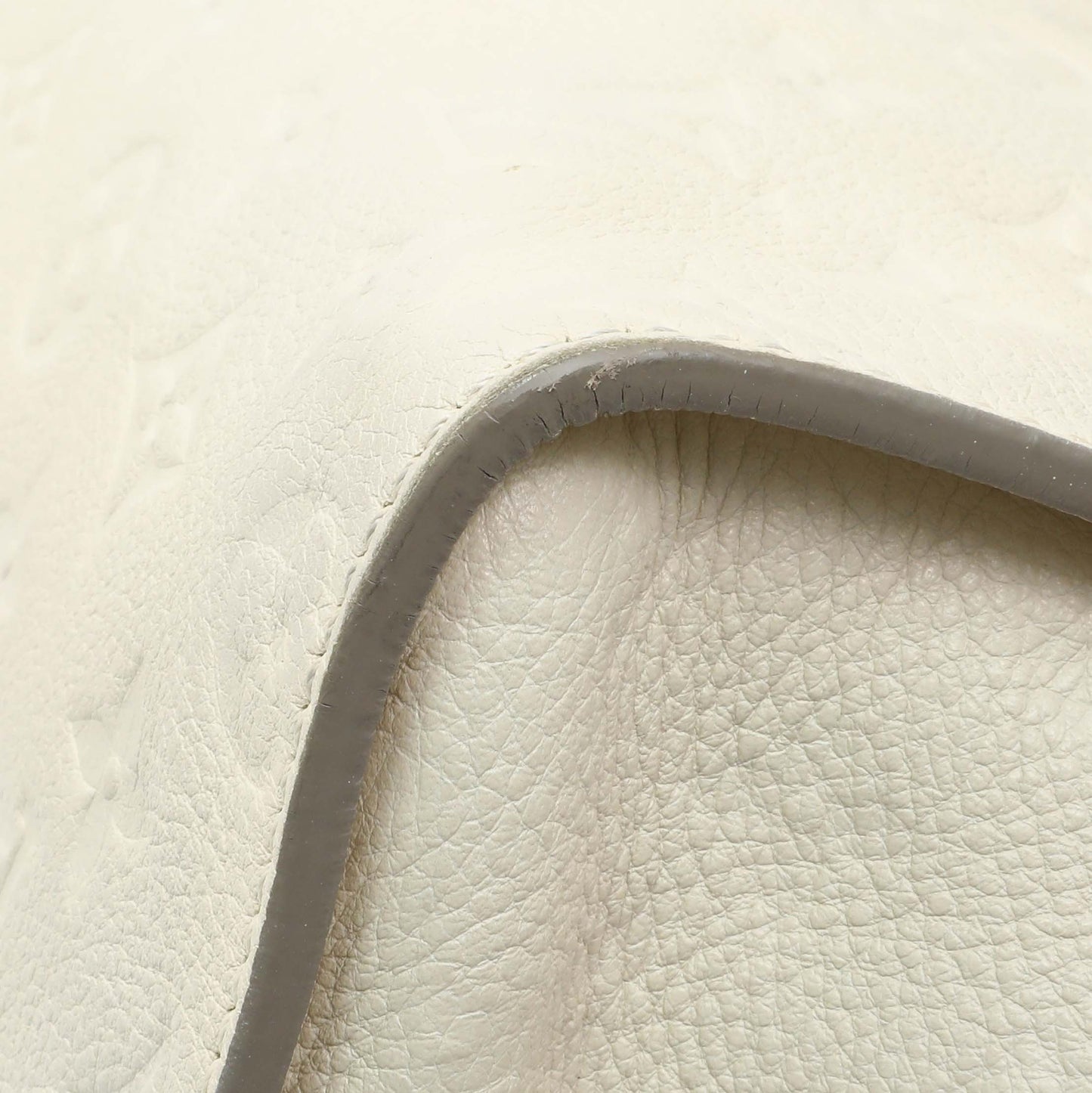 Exclusive Louis Vuitton Empreinte Lumineuse PM — Alternate View 7