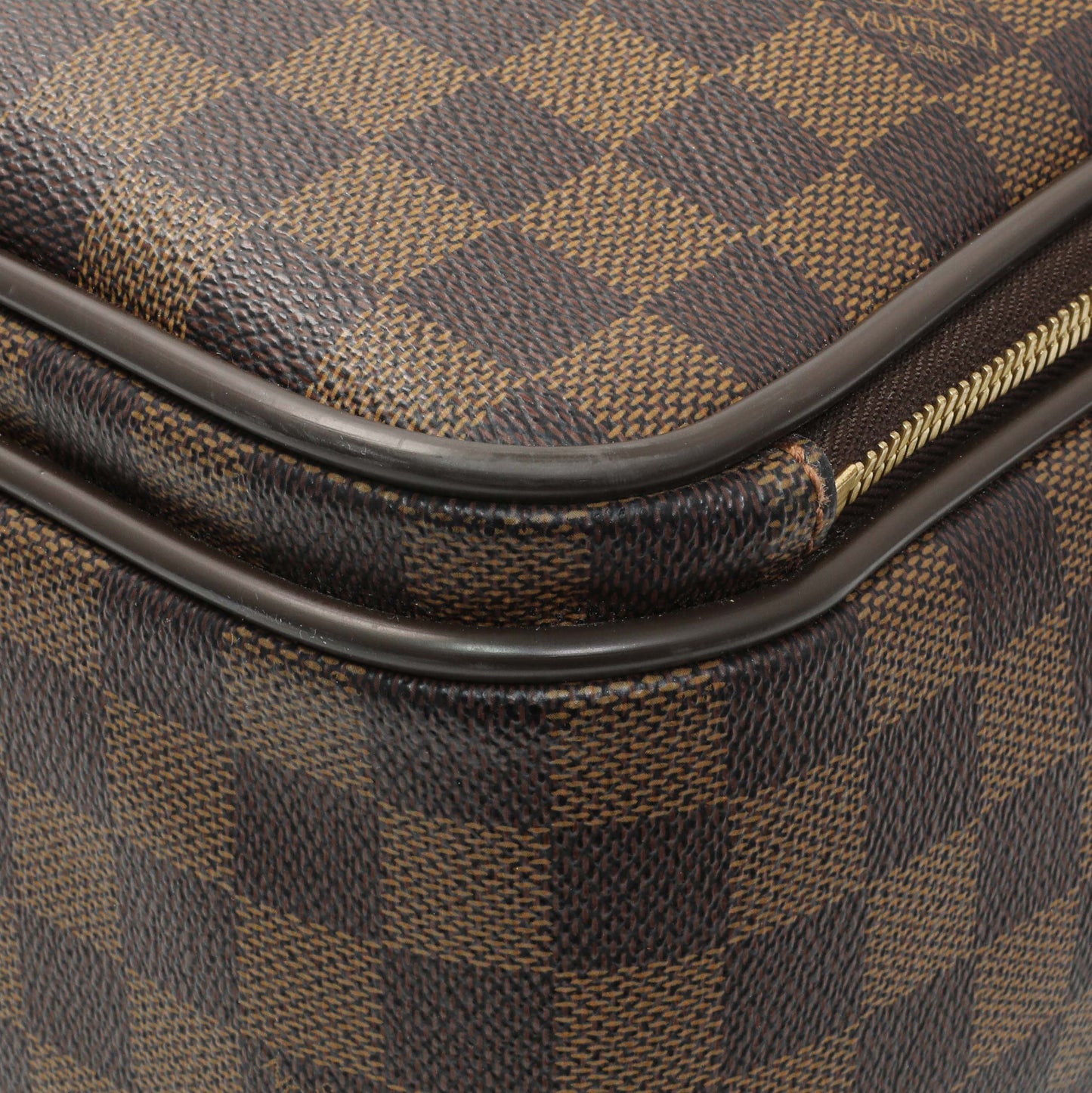 Exclusive Louis Vuitton Damier Ebene Icare — Detail View