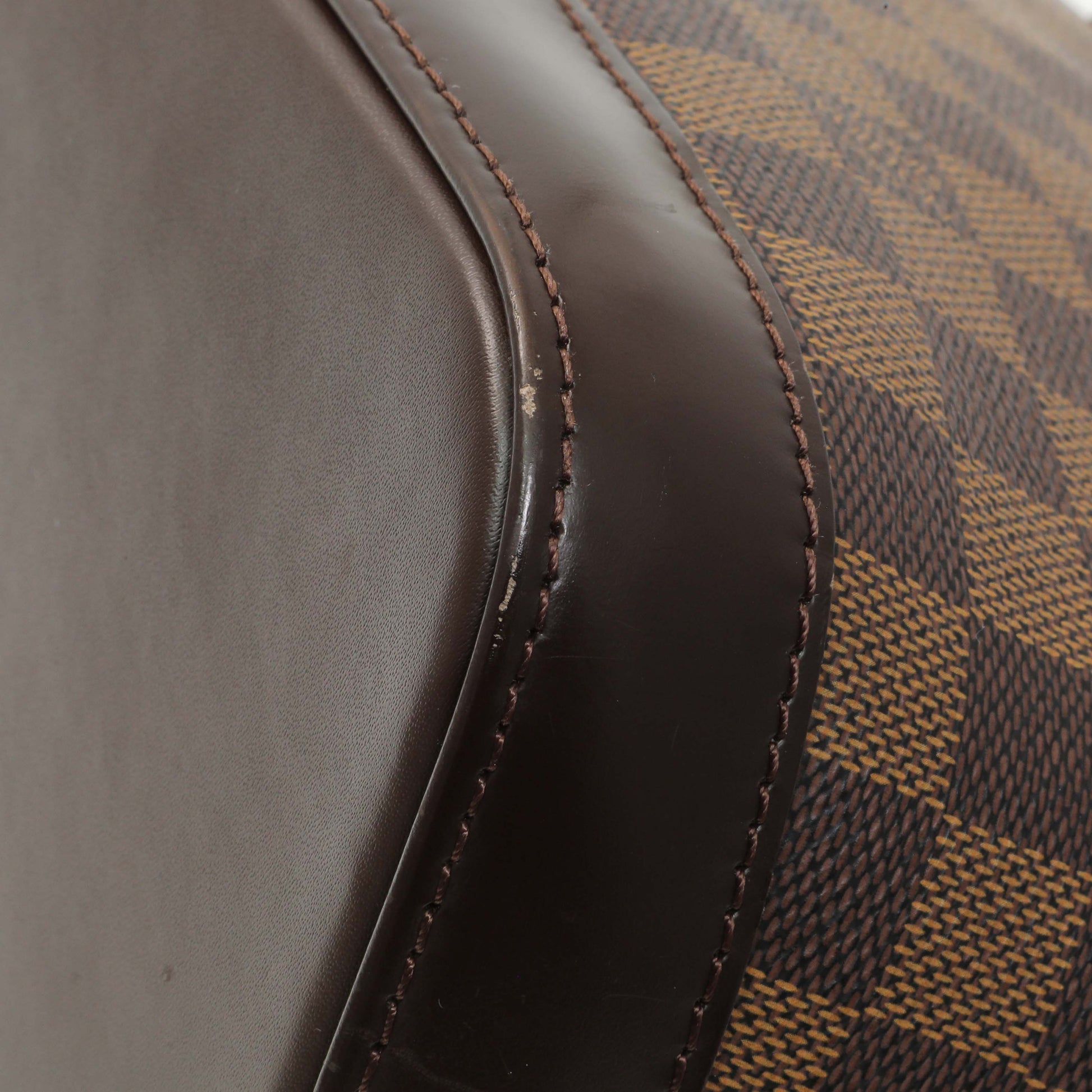 Exclusive Louis Vuitton Damier Ebene Alma PM — Detail View