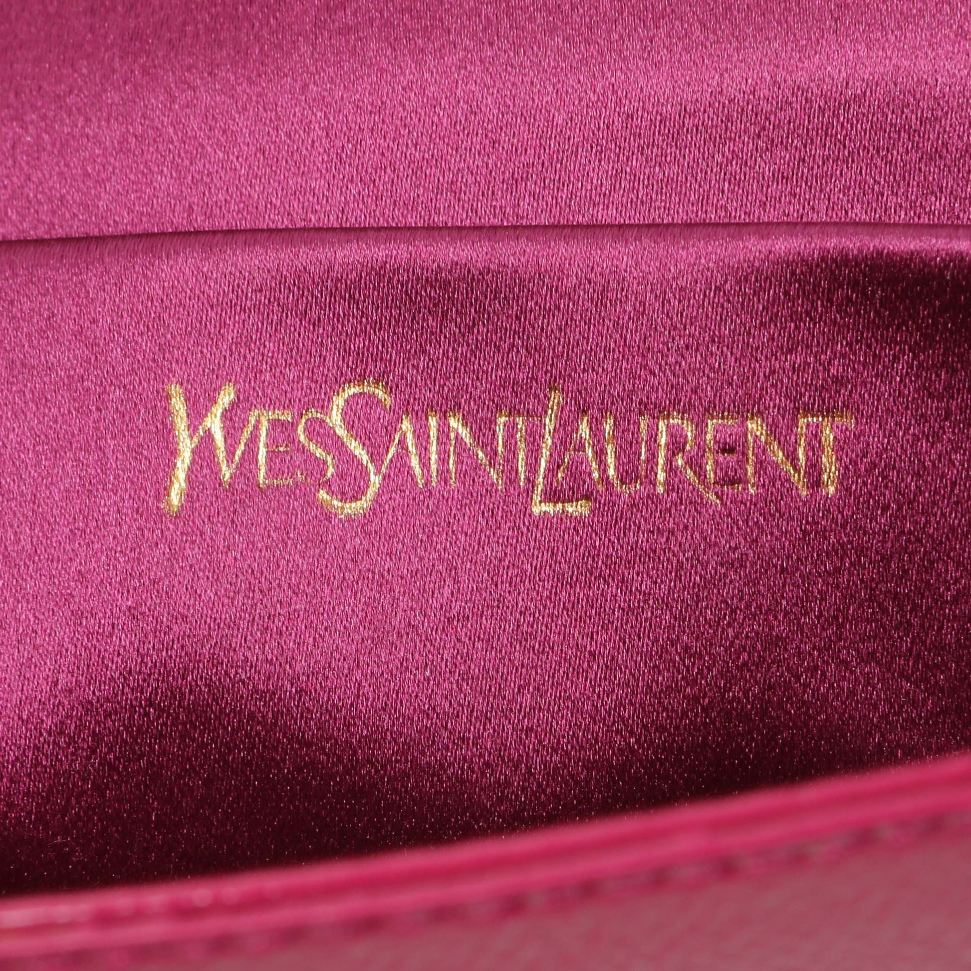 Exclusive Saint Laurent Fuchsia Textured Patent Monogram Large Belle De Jour Clutch — Detail View