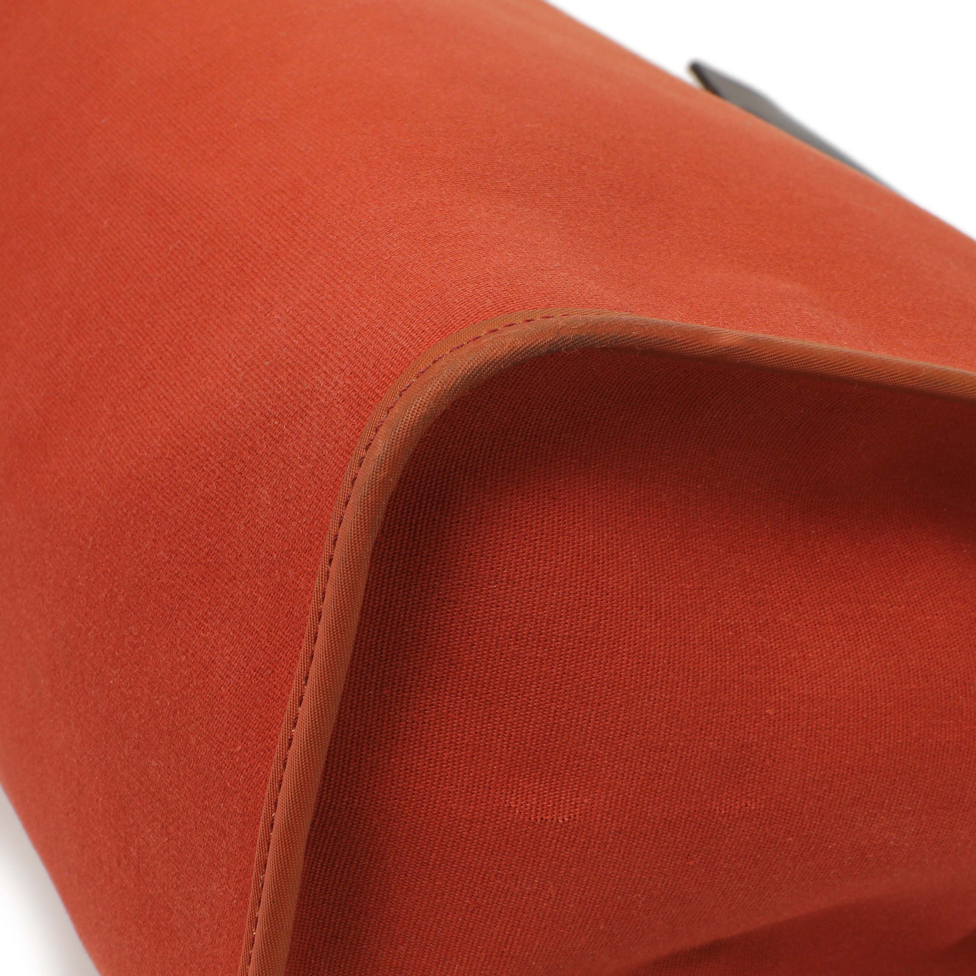 Exclusive Hermes Rouge Venetian Toile Vache Hunter Herbag Zip 39 — Detail View
