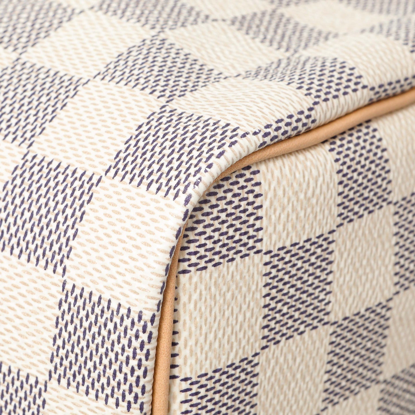 Exclusive Louis Vuitton Damier Azur Speedy 25 — Detail View