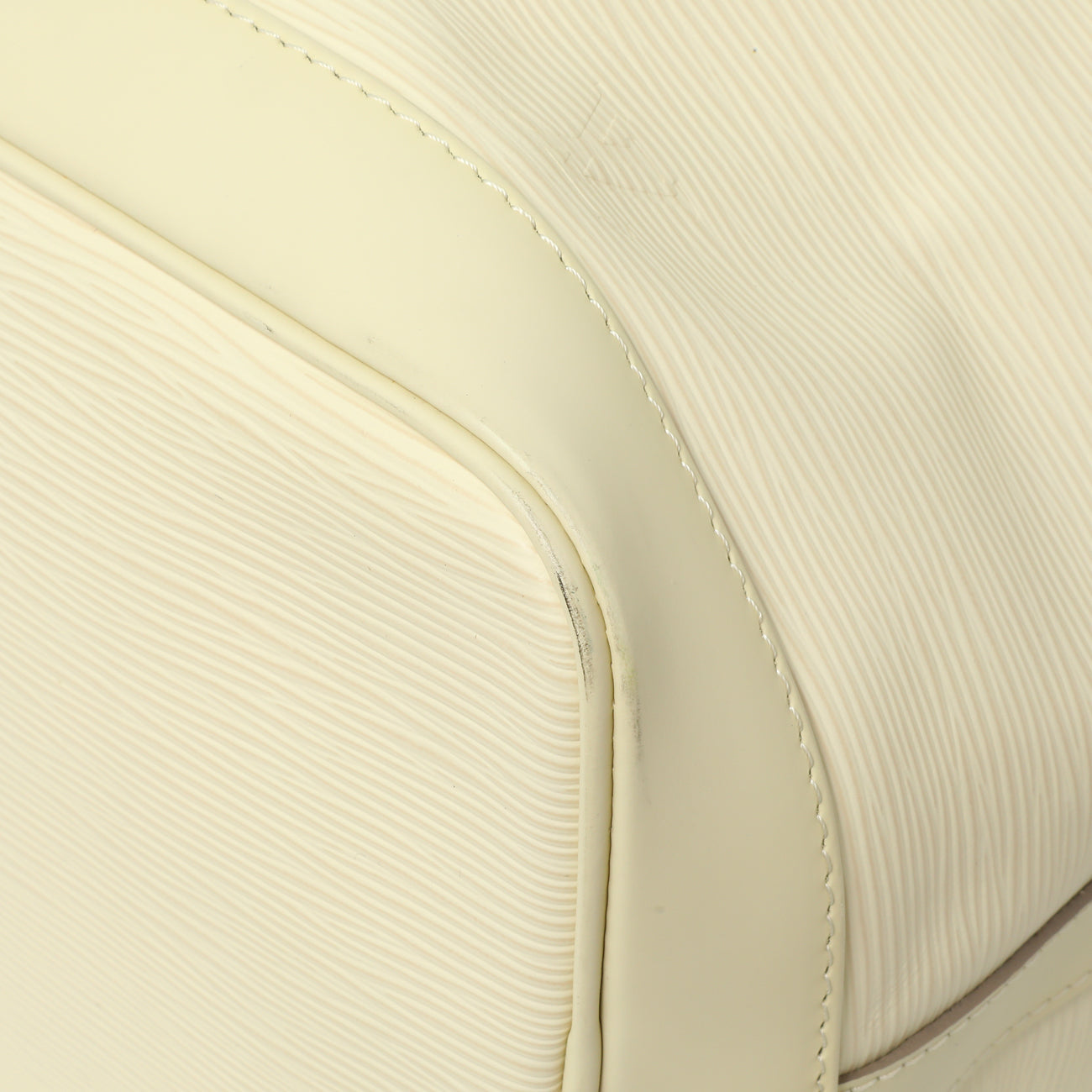 Exclusive Louis Vuitton Ivory Epi Petit Noe NM — Detail View