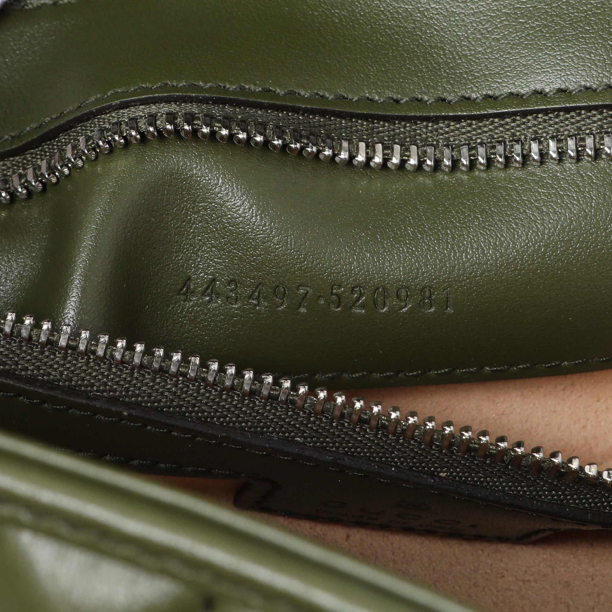 Exclusive Gucci Green Calfskin Matelasse Aria Small GG Marmont Shoulder Bag — Alternate View 10