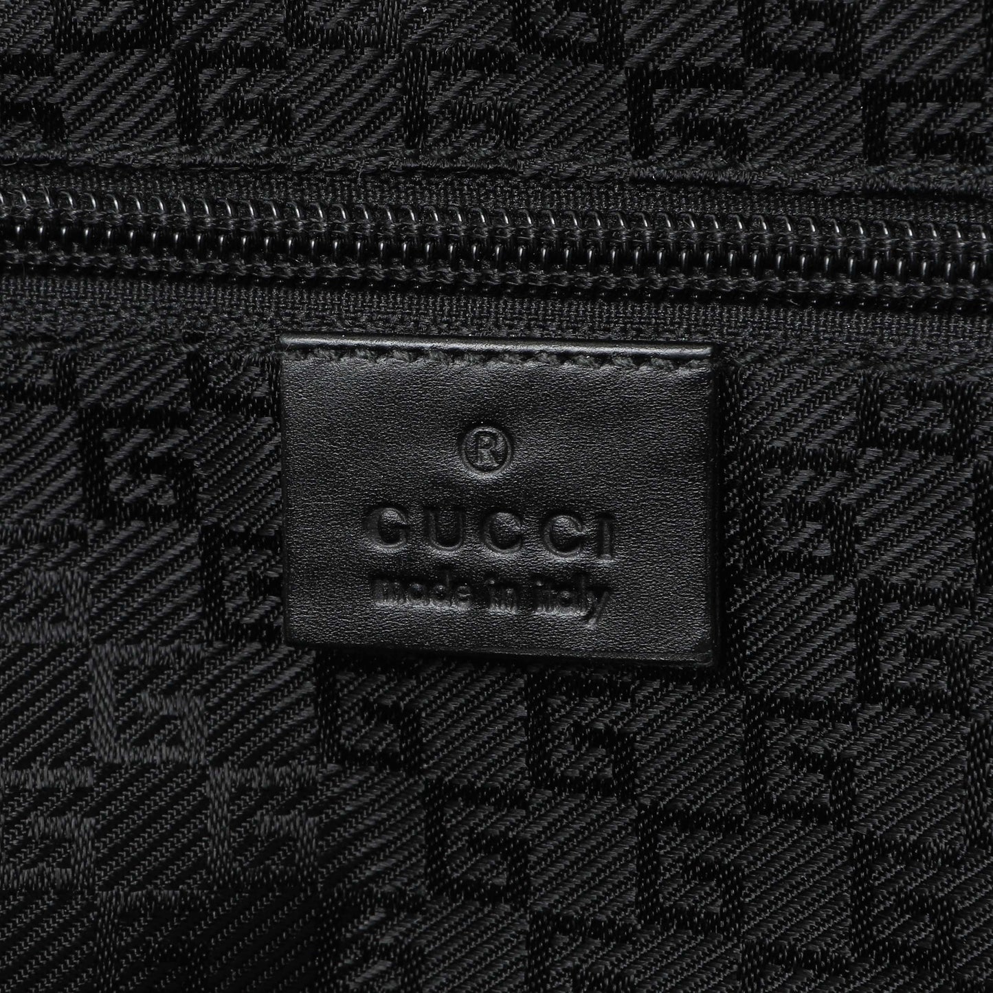 Exclusive Gucci Black Nylon Messenger Crossbody Shoulder Bag — Detail View