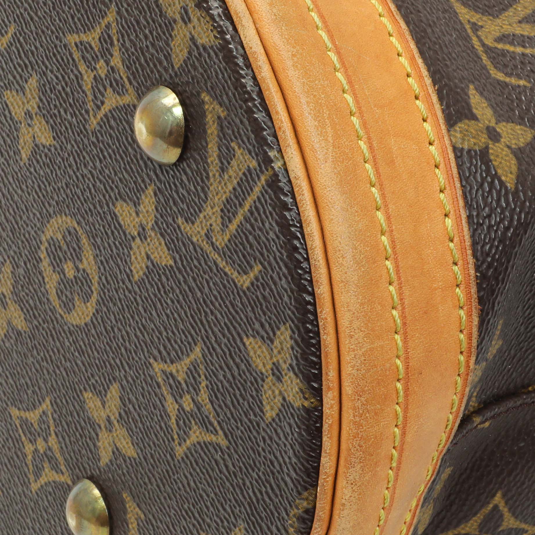 Exclusive Louis Vuitton Monogram Petit Bucket 23 — Detail View
