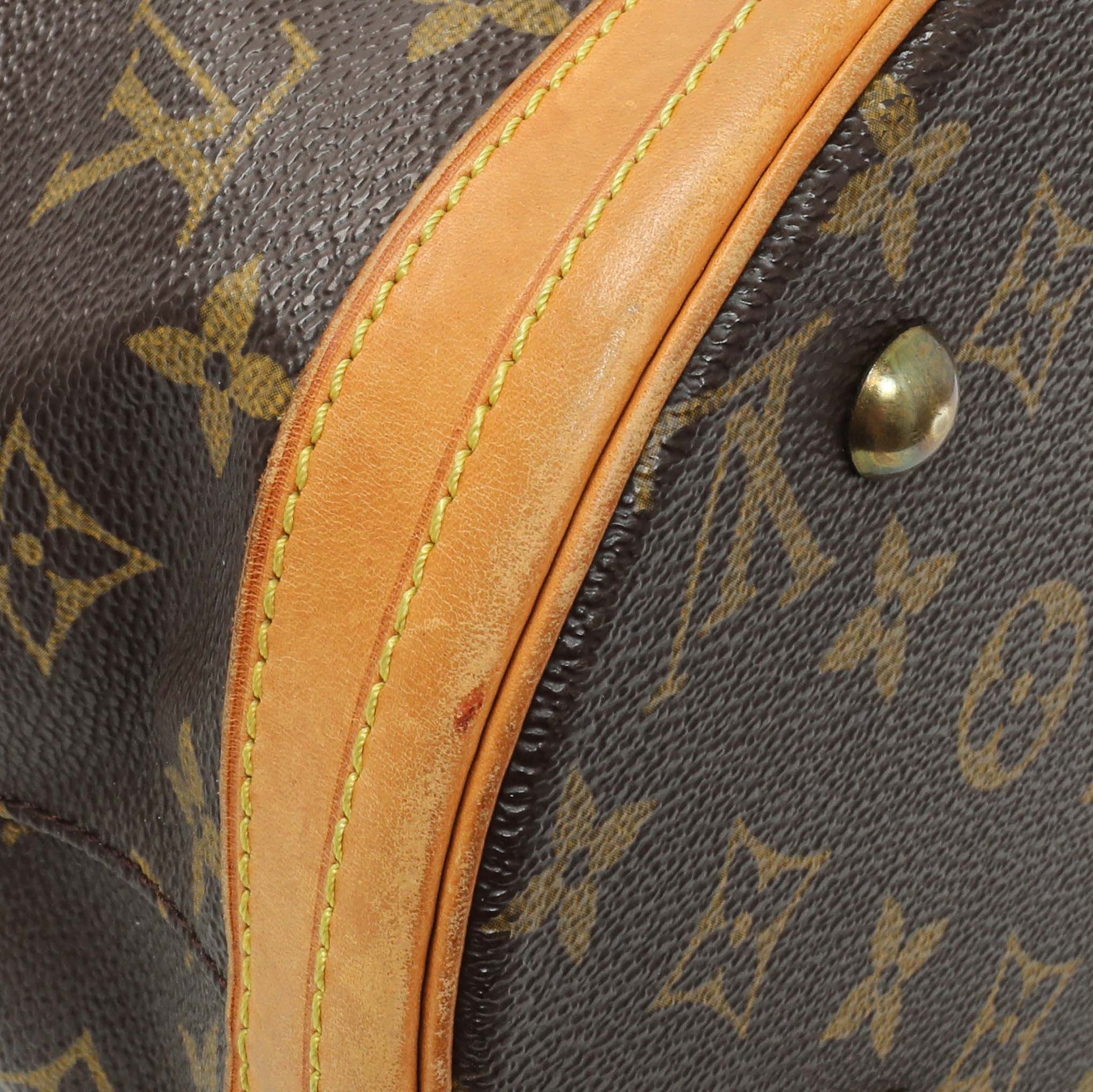 Exclusive Louis Vuitton Monogram Petit Bucket 23 — Lifestyle View