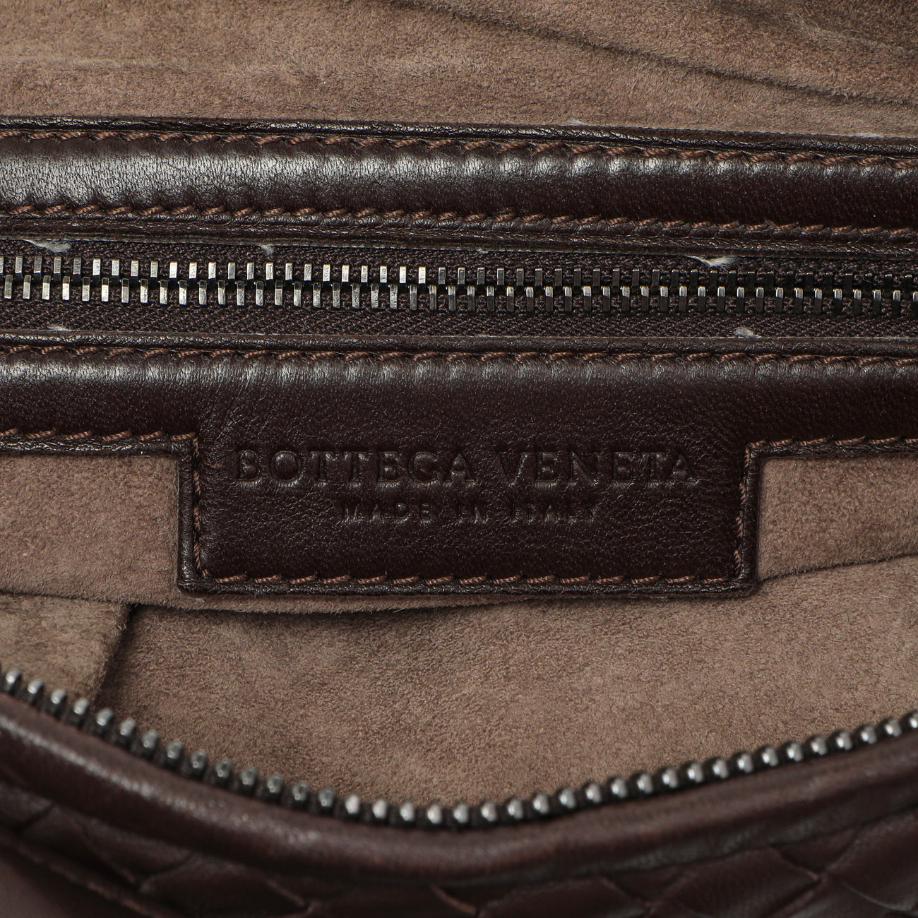 Exclusive Bottega Veneta Brown Nappa Intrecciato Medium Belly Hobo — Detail View
