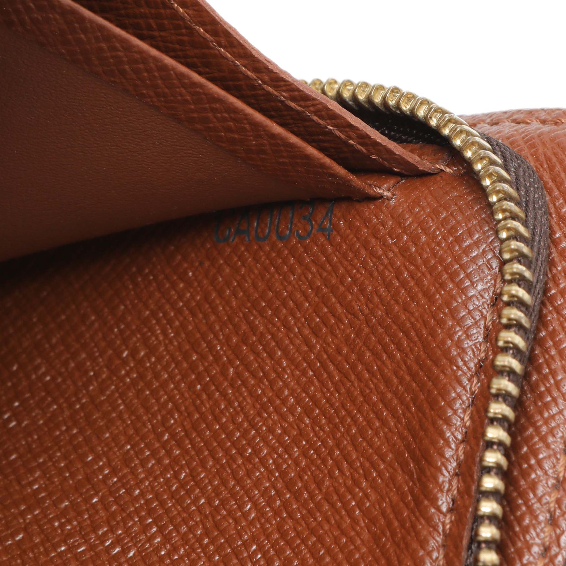 Exclusive Louis Vuitton Monogram Porte-Monnaie Zippy Wallet — Alternate View 10