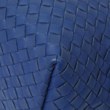 Exclusive Bottega Veneta Blue Nappa Intrecciato Medium Garda Bag — Detail View