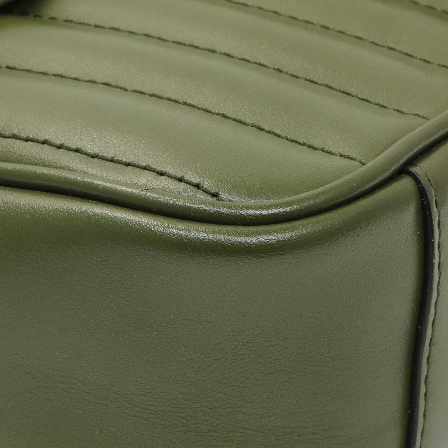 Exclusive Gucci Green Calfskin Matelasse Aria Small GG Marmont Shoulder Bag — Top View