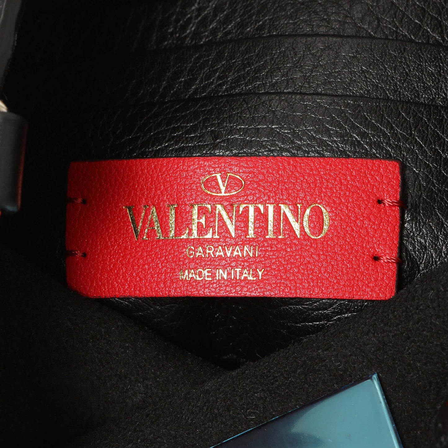 Exclusive Valentino Black Pebbled Calfskin Rockstud Crossbody Pouch — Detail View