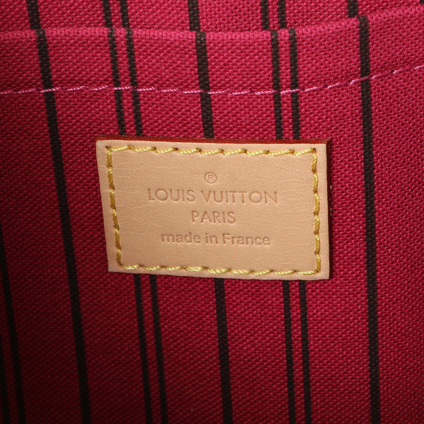Exclusive Louis Vuitton Monogram Neverfull Pochette MM/GM — Detail View