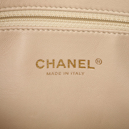 Exclusive Chanel Black Quilted Lambskin Large Carry Chic Shopping Tote — Detail View