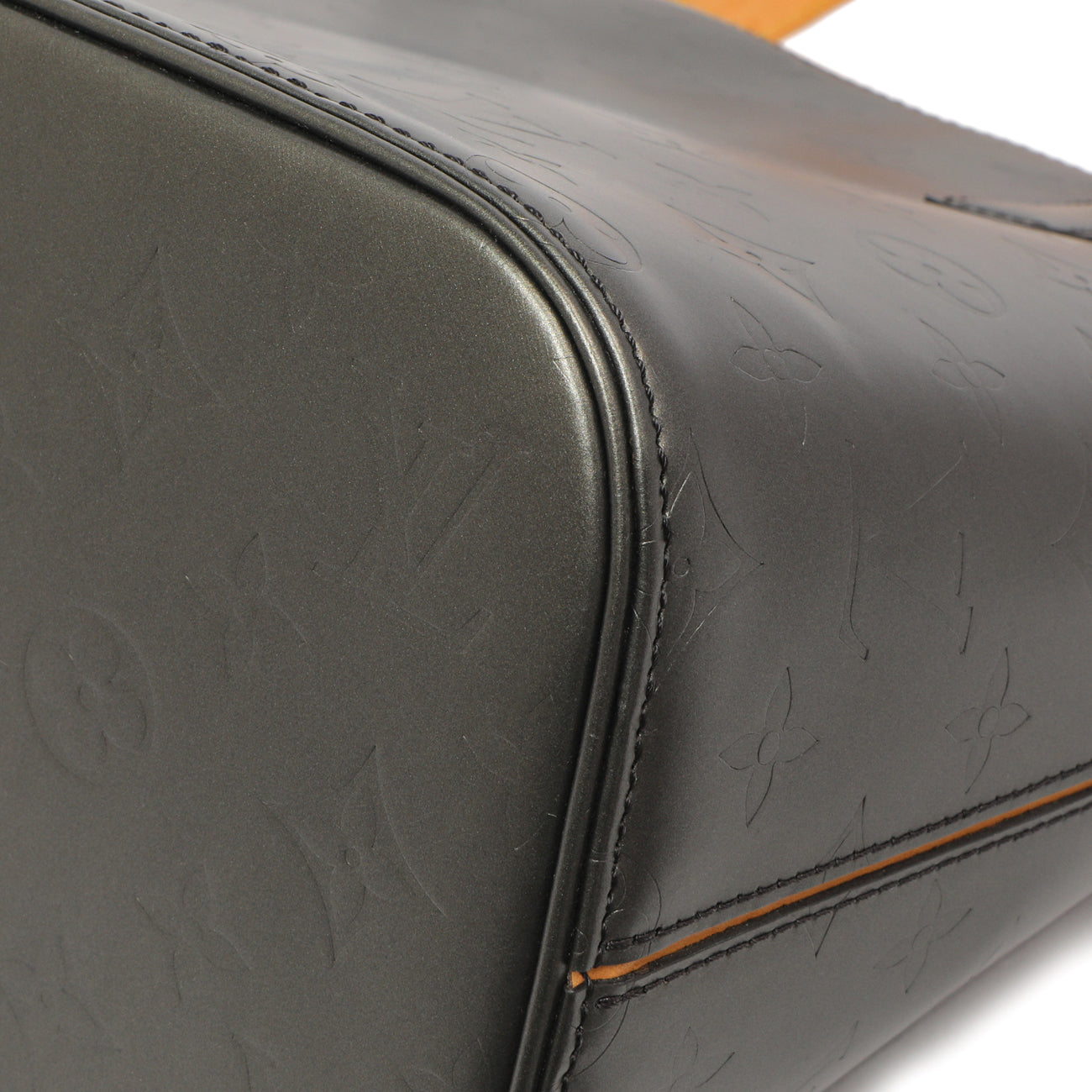 Exclusive Louis Vuitton Grey Mat Monogram Stockton — Detail View