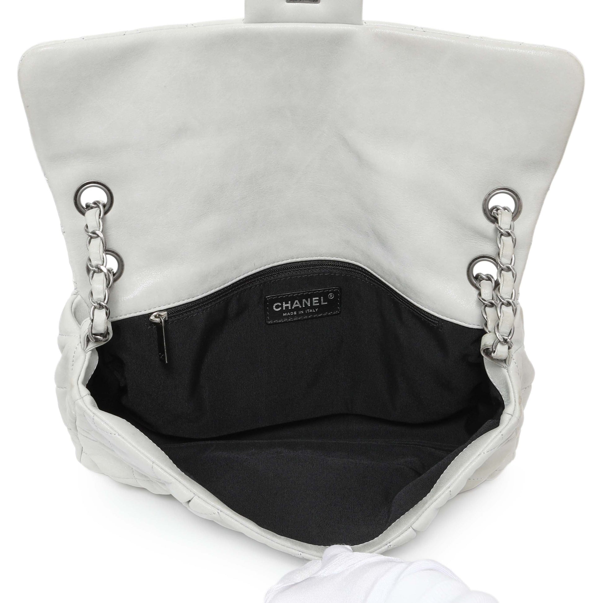 Exclusive Chanel Grey Quilted Iridescent Calfskin Leather Chic Quilt Flap Bag — Alternate View 8
