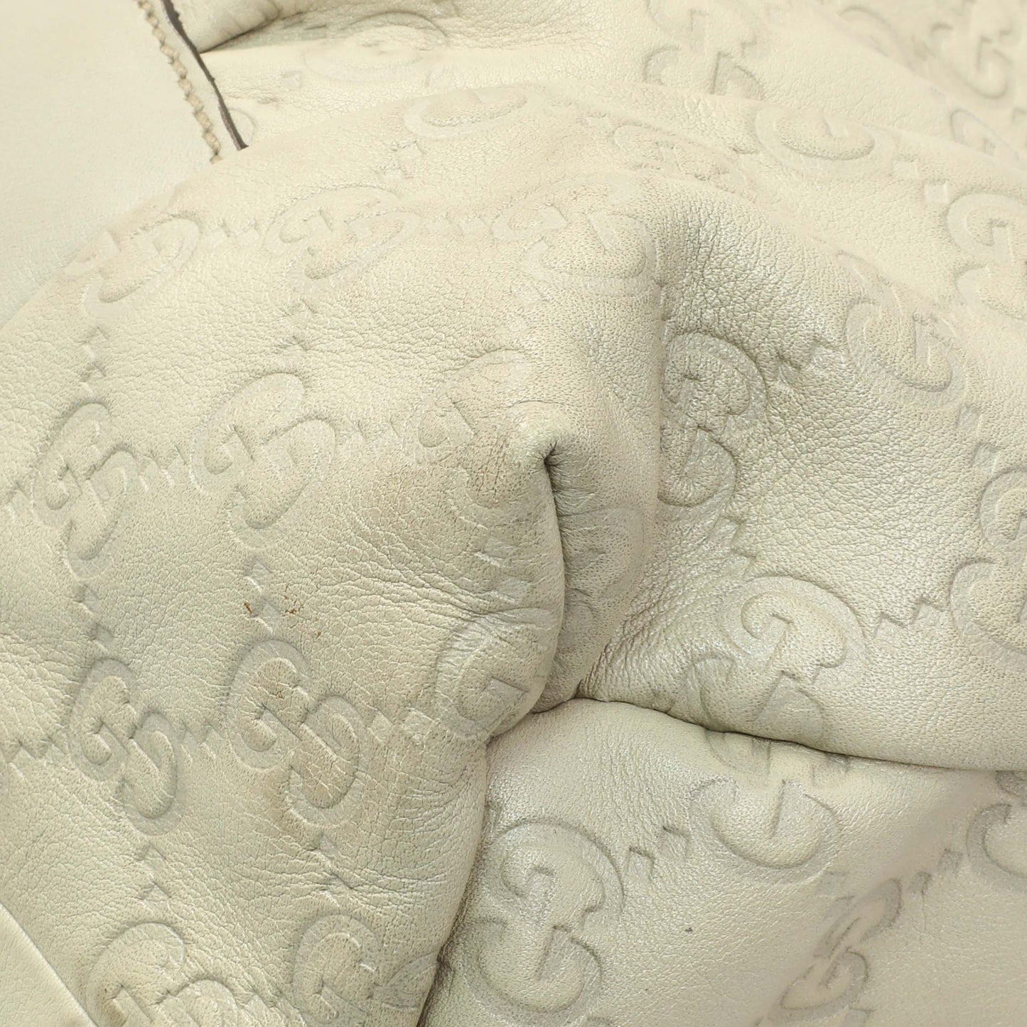 Exclusive Gucci Guccissima Cream Hysteria Handbag — Detail View