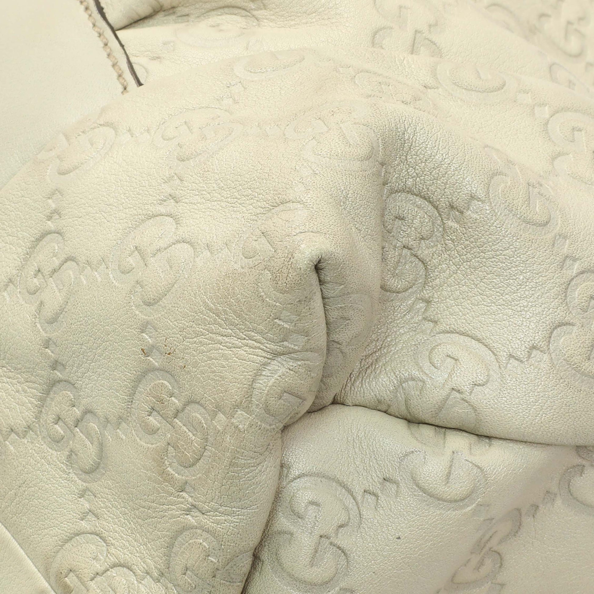 Exclusive Gucci Guccissima Cream Hysteria Handbag — Detail View