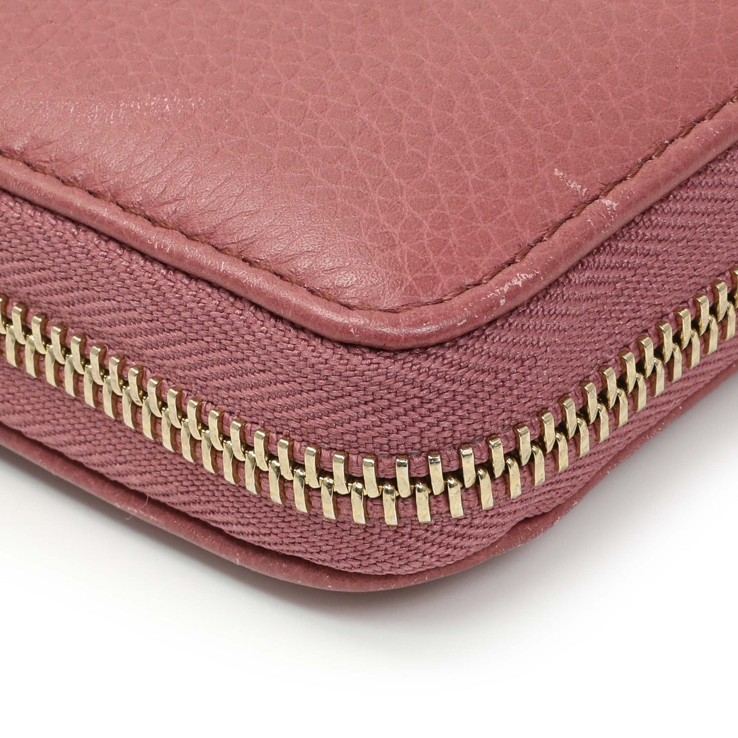 Exclusive Gucci Rose Pebbled Calfskin Soho Zip Around Wallet — Alternate View 7