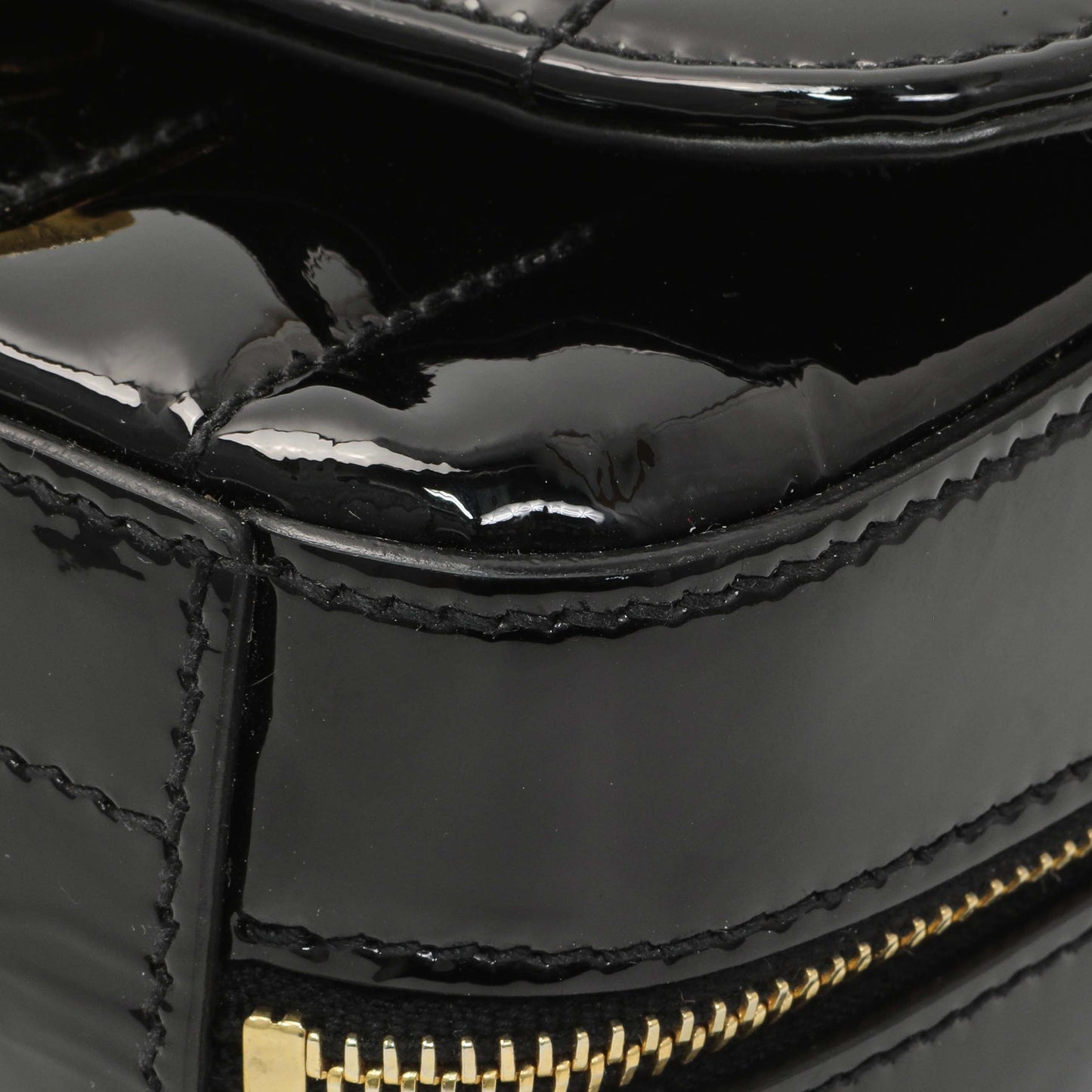 Exclusive Saint Laurent Black Patent Matelasse Monogram Mini Vicky Camera Bag — Detail View