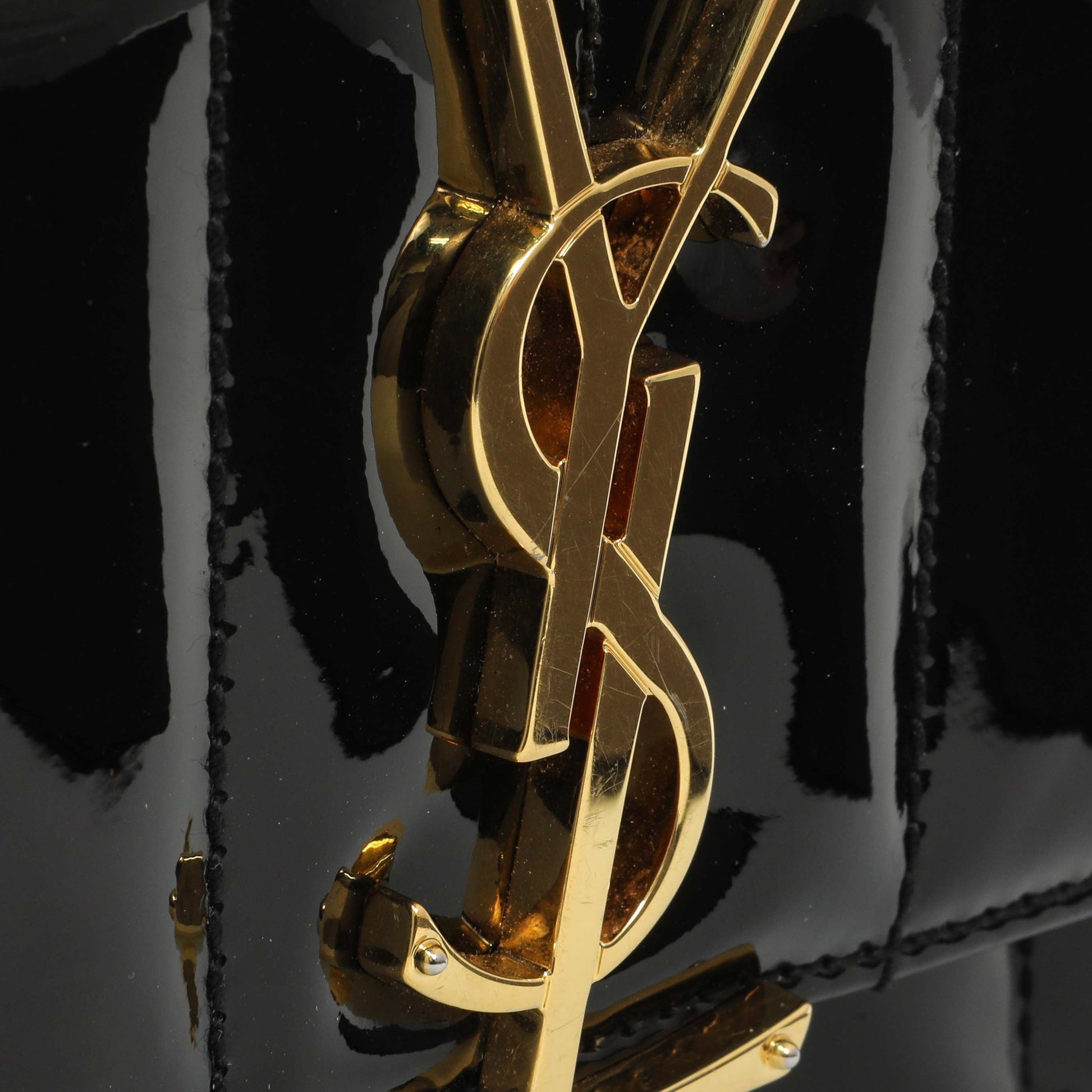 Exclusive Saint Laurent Black Patent Matelasse Monogram Mini Vicky Camera Bag — Alternate View 11