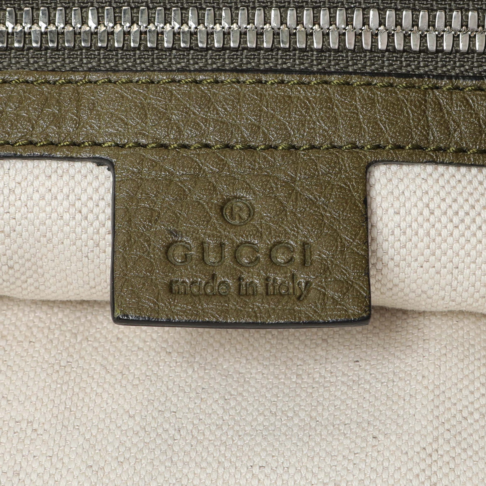 Exclusive Gucci Green Pebbled Calfskin Medium Soho Messenger Bag — Alternate View 9