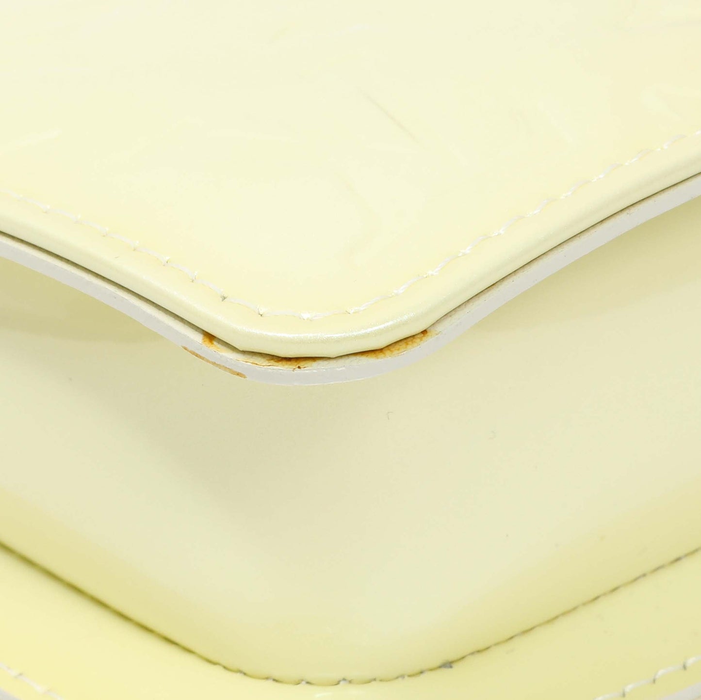 Exclusive Louis Vuitton Perle Vernis Lexington Pochette — Top View
