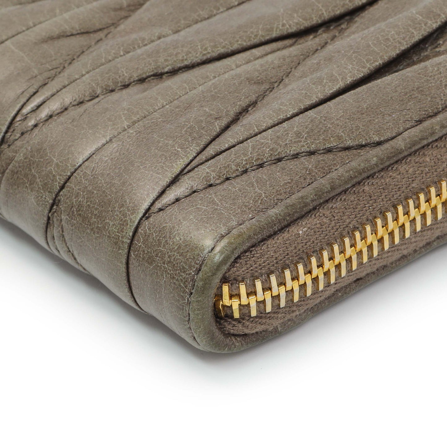 Exclusive Miu Miu Grey Nappa Matelasse Zip Wallet — Detail View