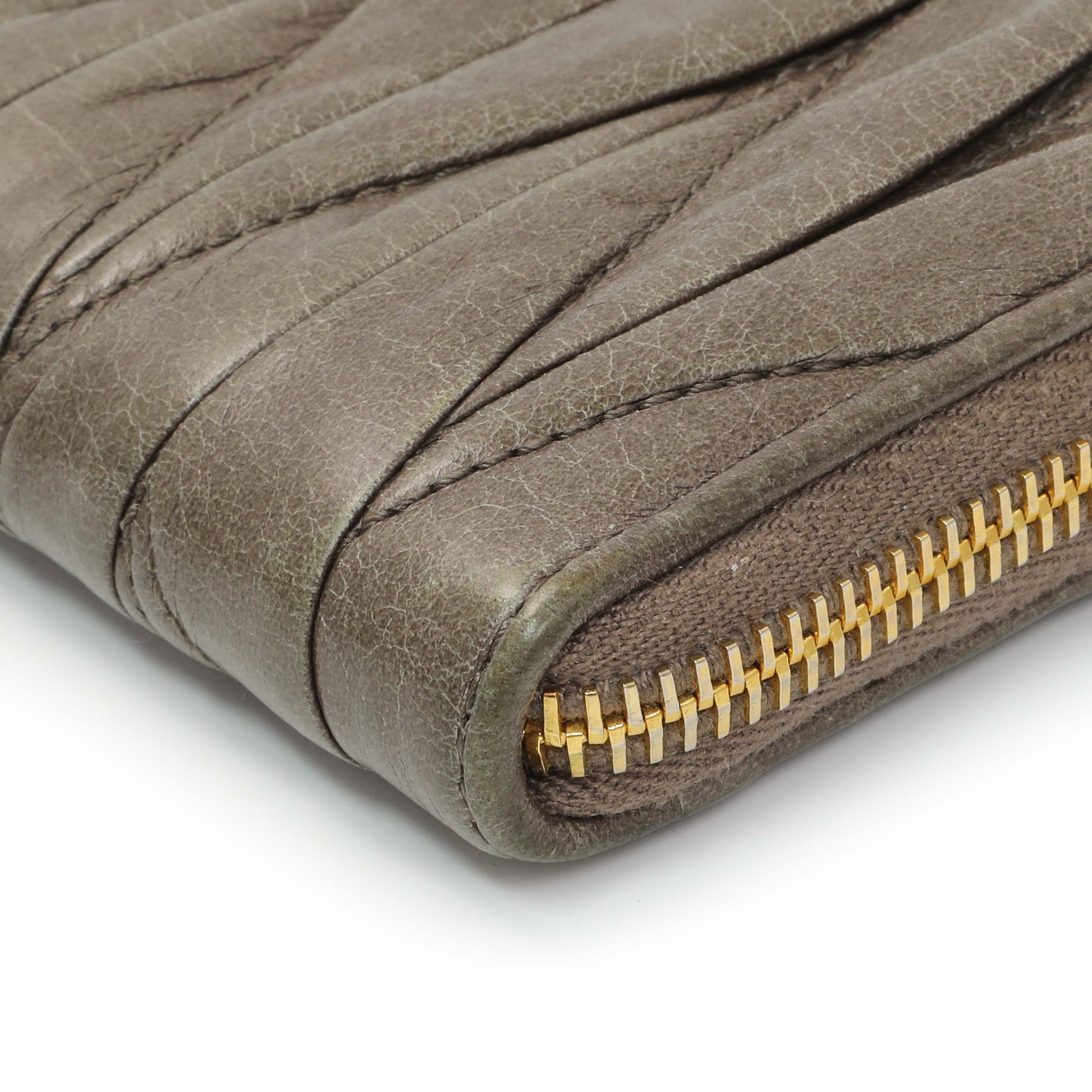 Exclusive Miu Miu Grey Nappa Matelasse Zip Wallet — Detail View