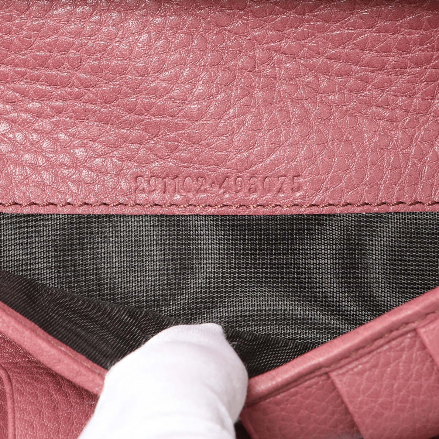 Exclusive Gucci Rose Pebbled Calfskin Soho Zip Around Wallet — Alternate View 10