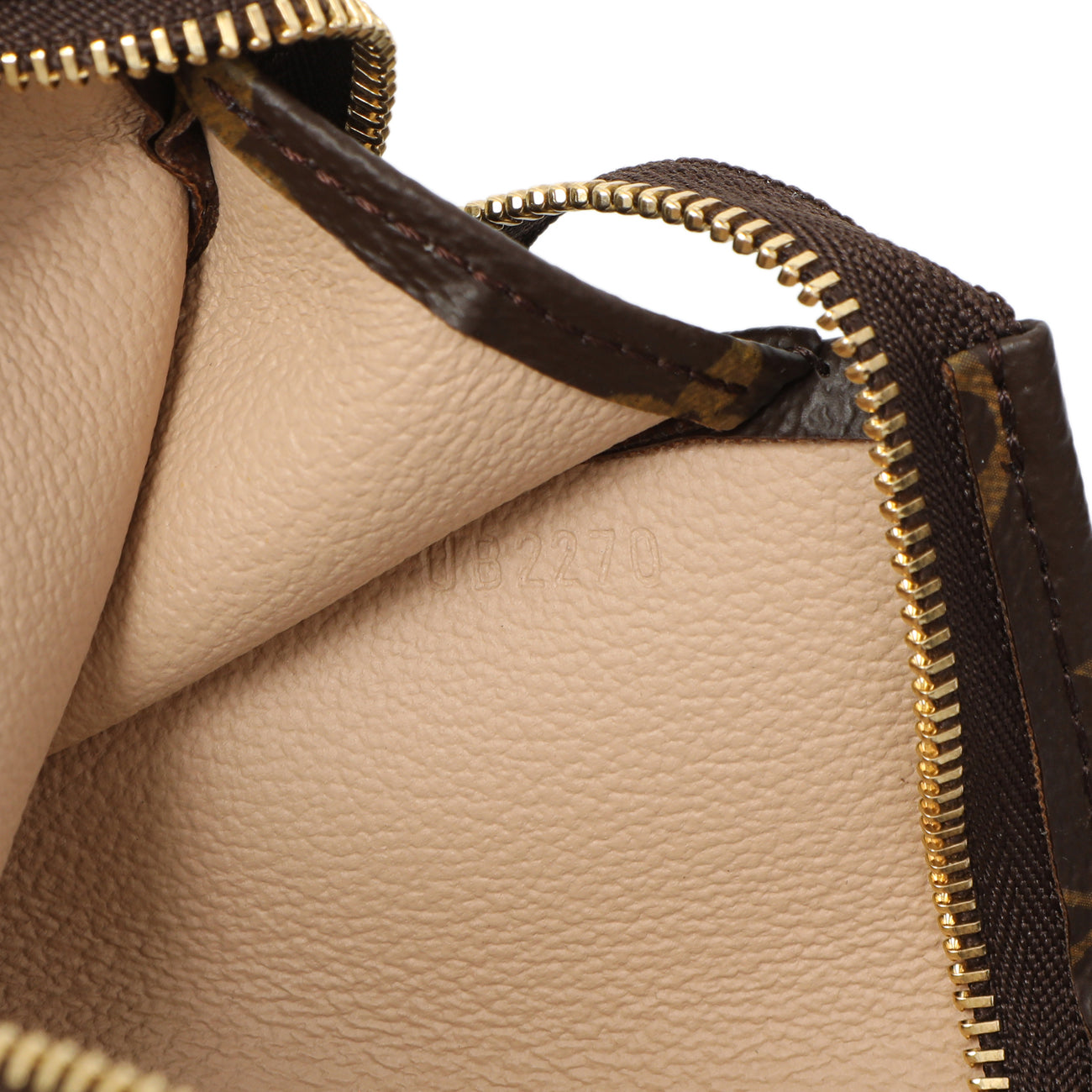 Exclusive Louis Vuitton Monogram Toiletry Pouch 26 — Detail View