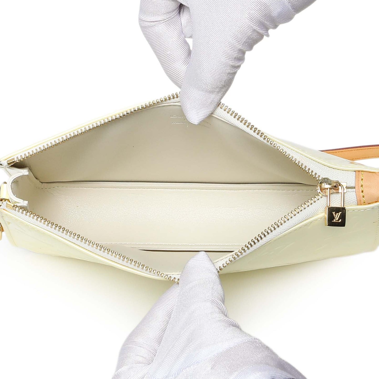 Exclusive Louis Vuitton Perle Vernis Lexington Pochette — Alternate View 8