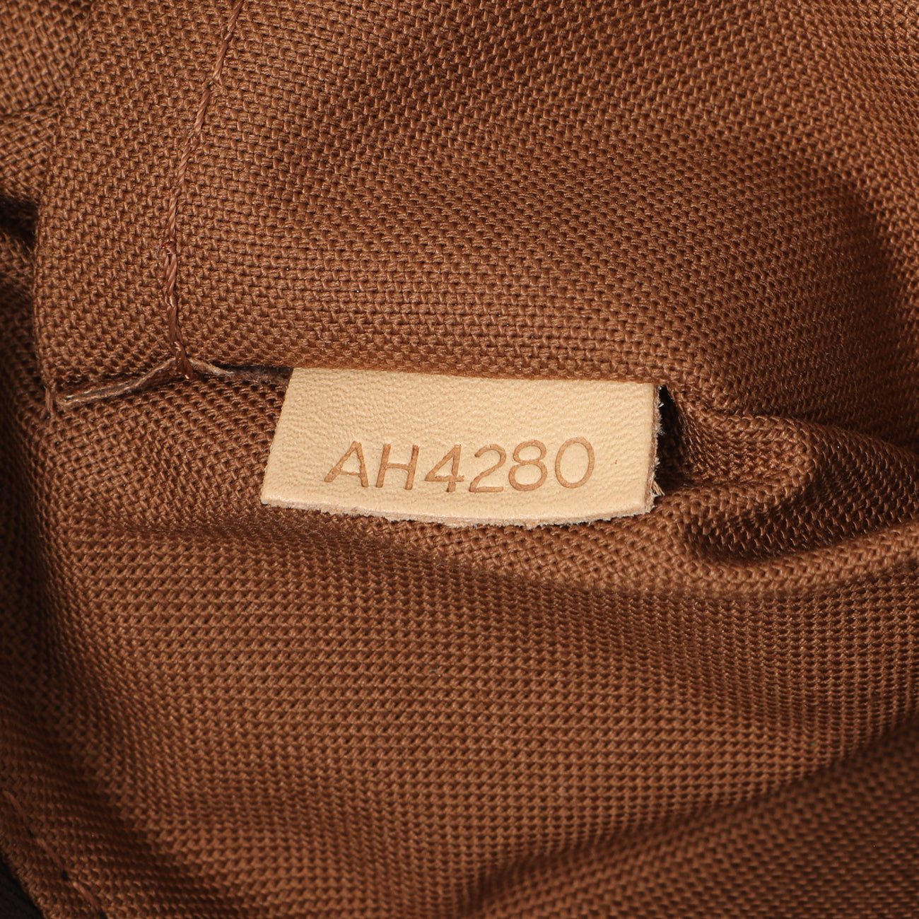 Exclusive Louis Vuitton Monogram Pochette Accessories NM — Lifestyle View