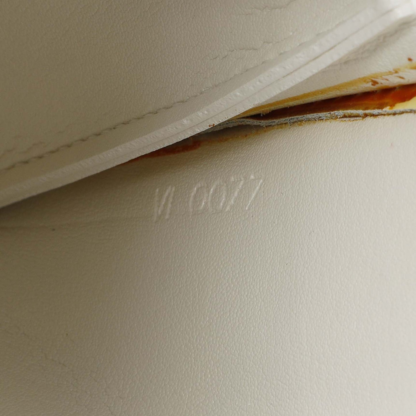 Exclusive Louis Vuitton Perle Vernis Lexington Pochette — Alternate View 10