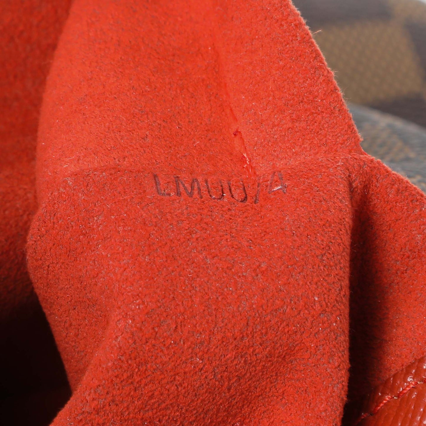 Exclusive Louis Vuitton Damier Ebene Musette Salsa — Lifestyle View