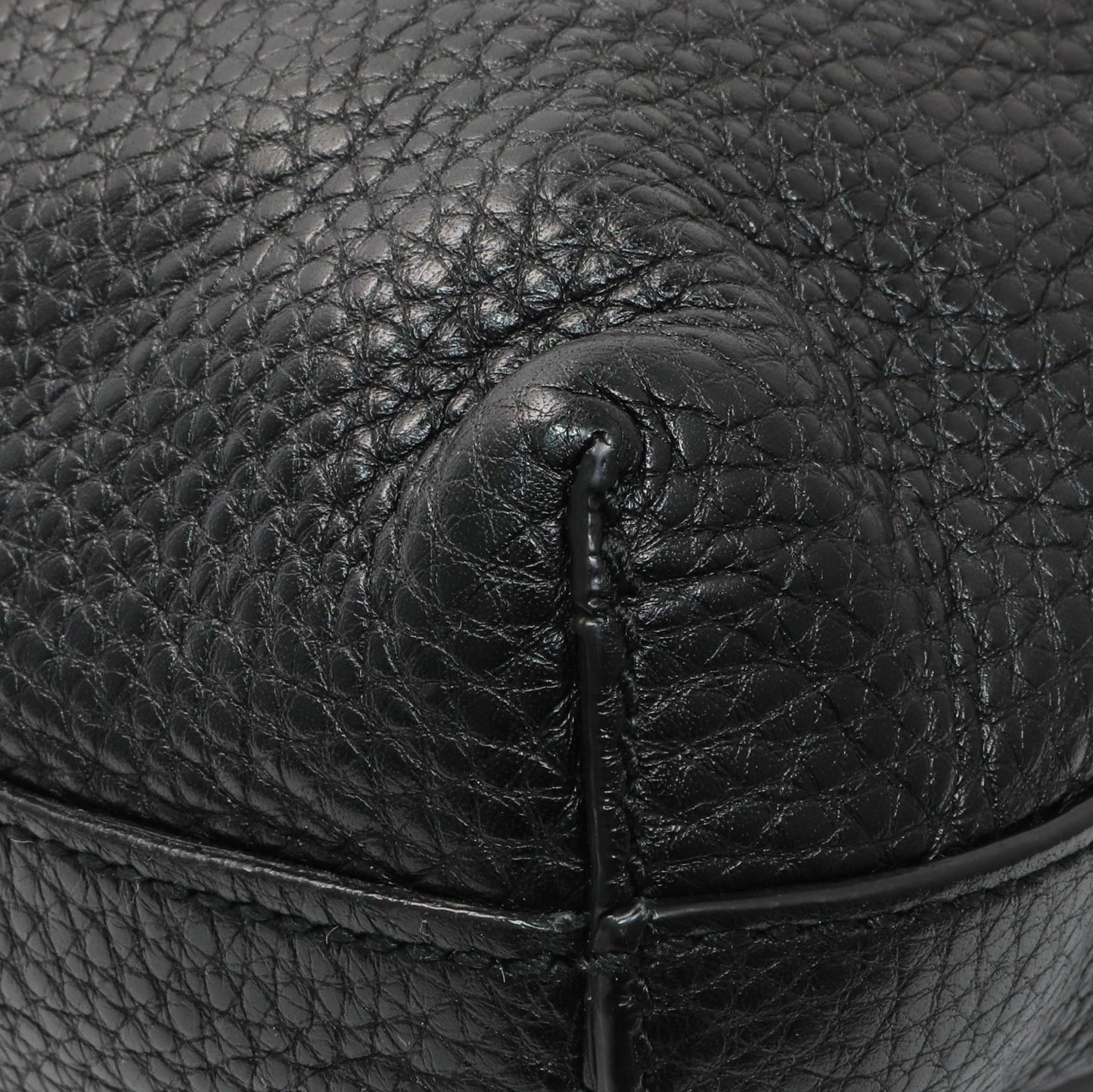 Exclusive Gucci Black Pebbled Calfskin Medium Soho Messenger Bag — Alternate View 7