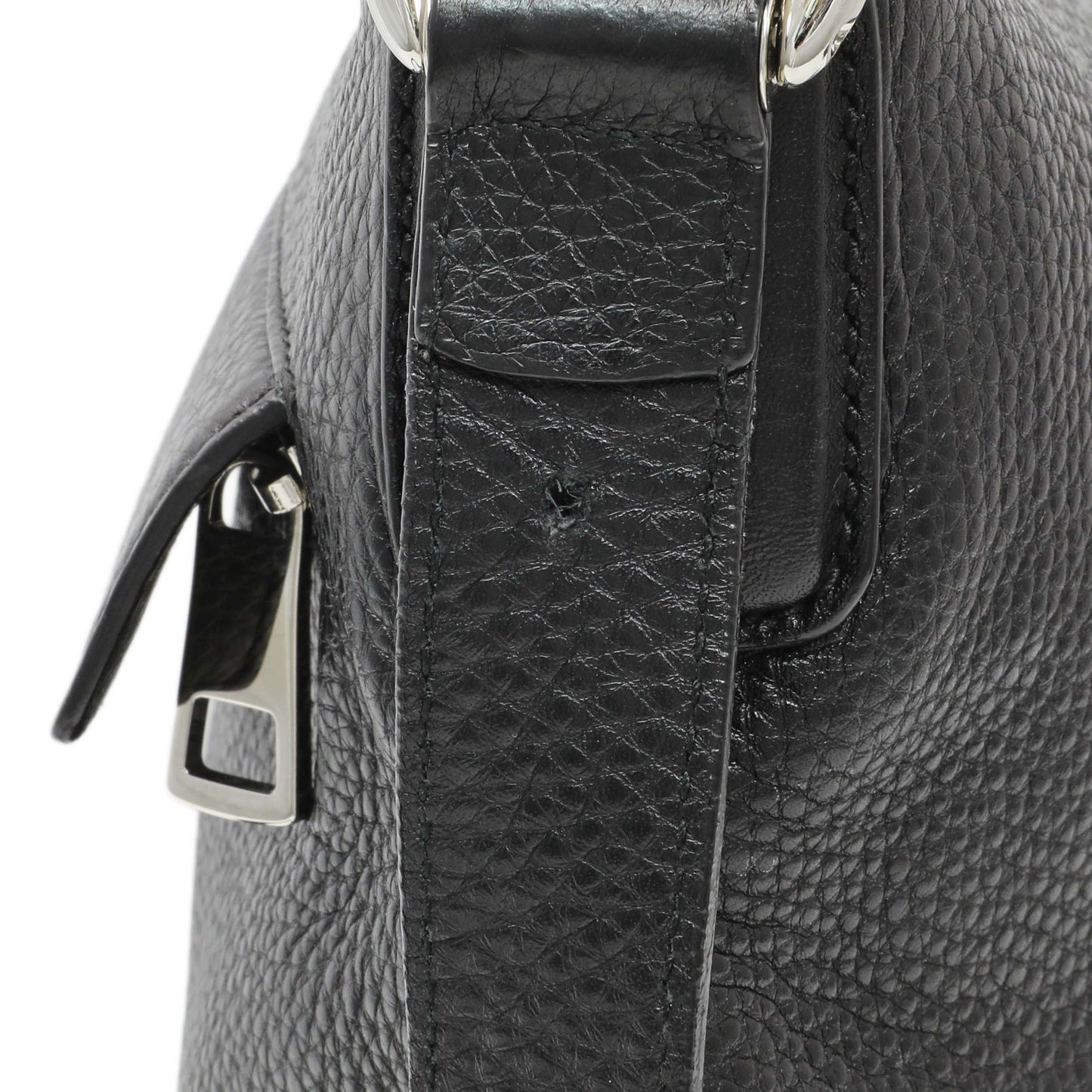 Exclusive Gucci Black Pebbled Calfskin Medium Soho Messenger Bag — Alternate View 11