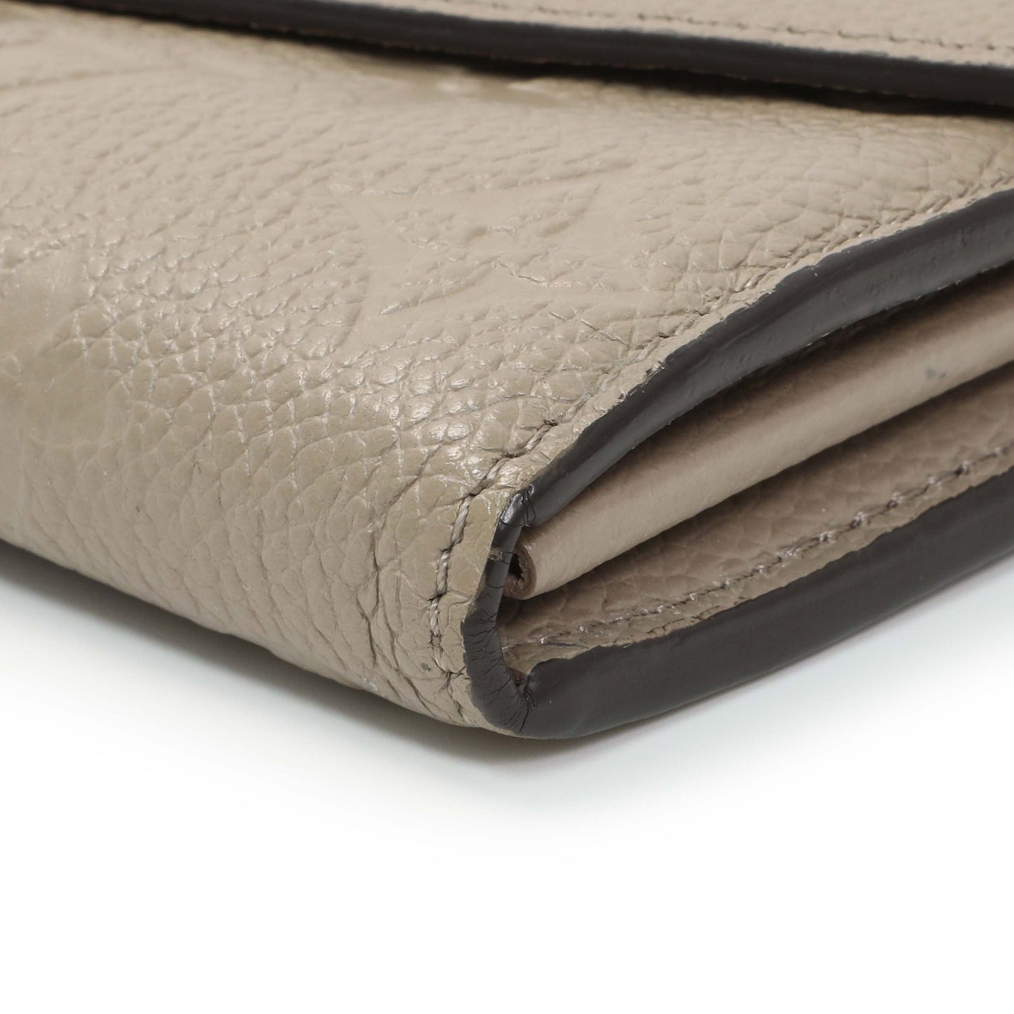 Exclusive Louis Vuitton Tourterelle Empreinte Sarah Wallet — Detail View