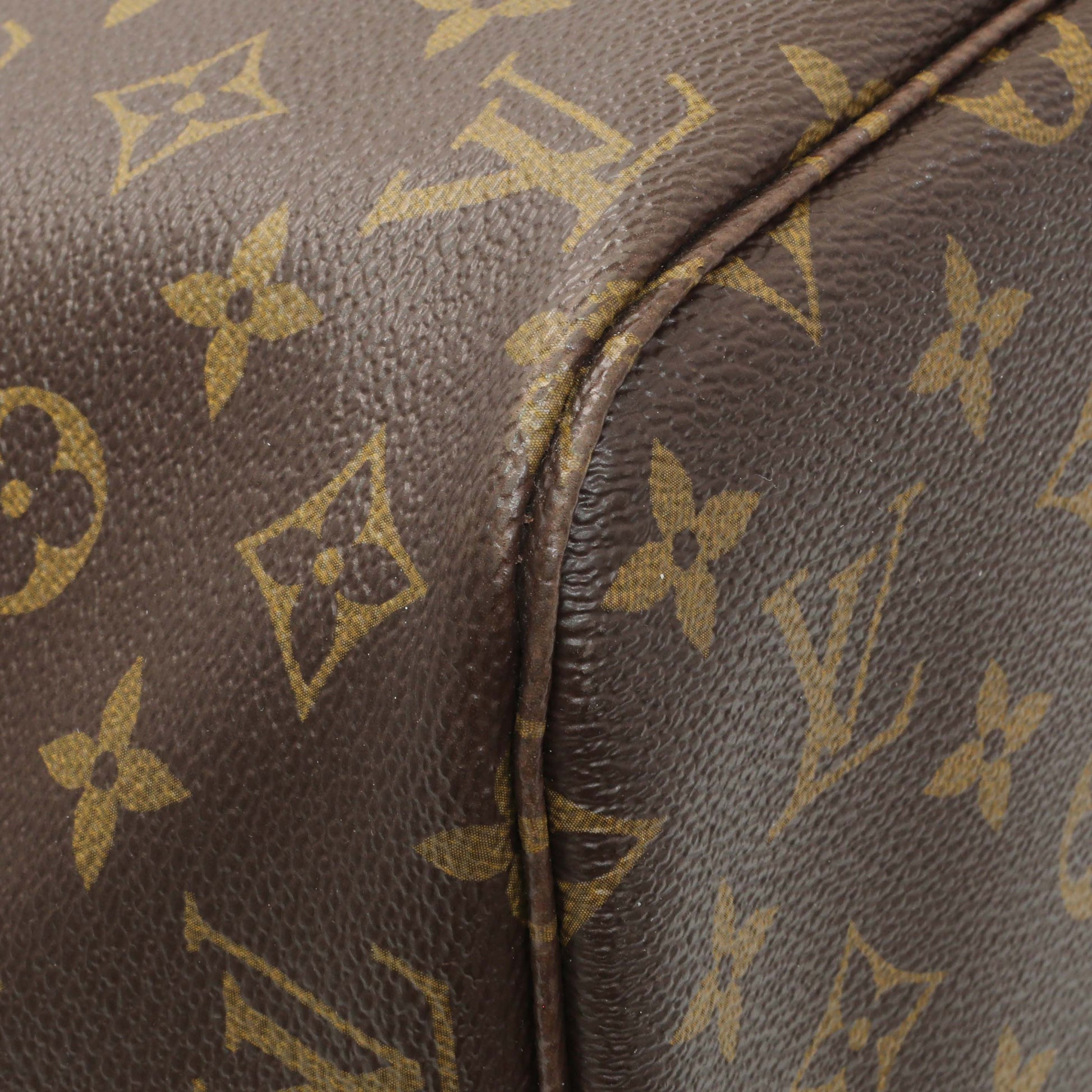 Exclusive Louis Vuitton Monogram Neo Neverfull MM — Top View
