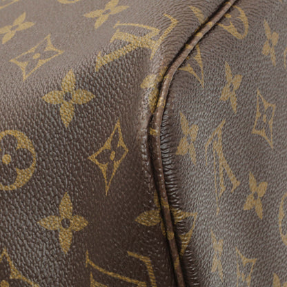 Exclusive Louis Vuitton Monogram Neo Neverfull MM — Lifestyle View