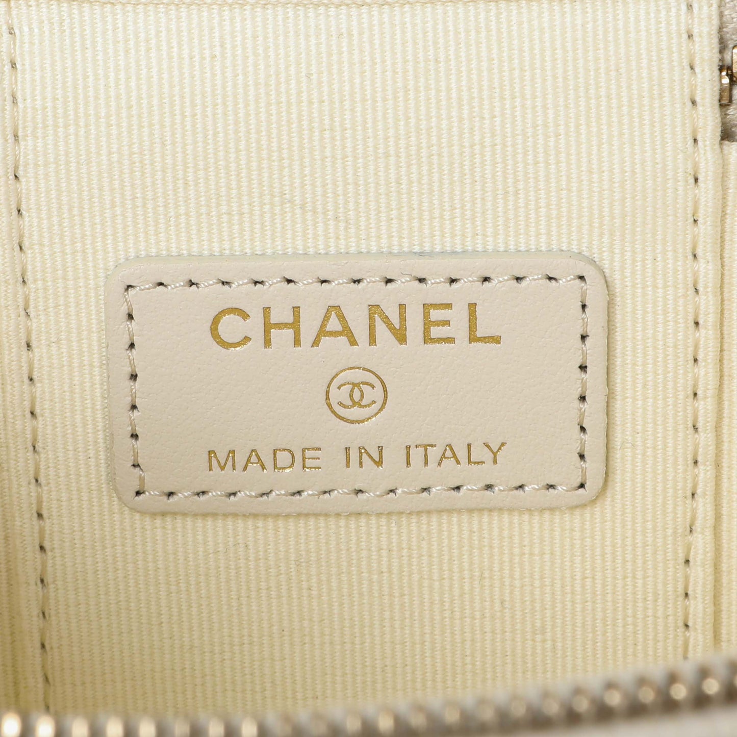 Exclusive Chanel White Caviar Mini Vanity Case With Chain — Alternate View 9