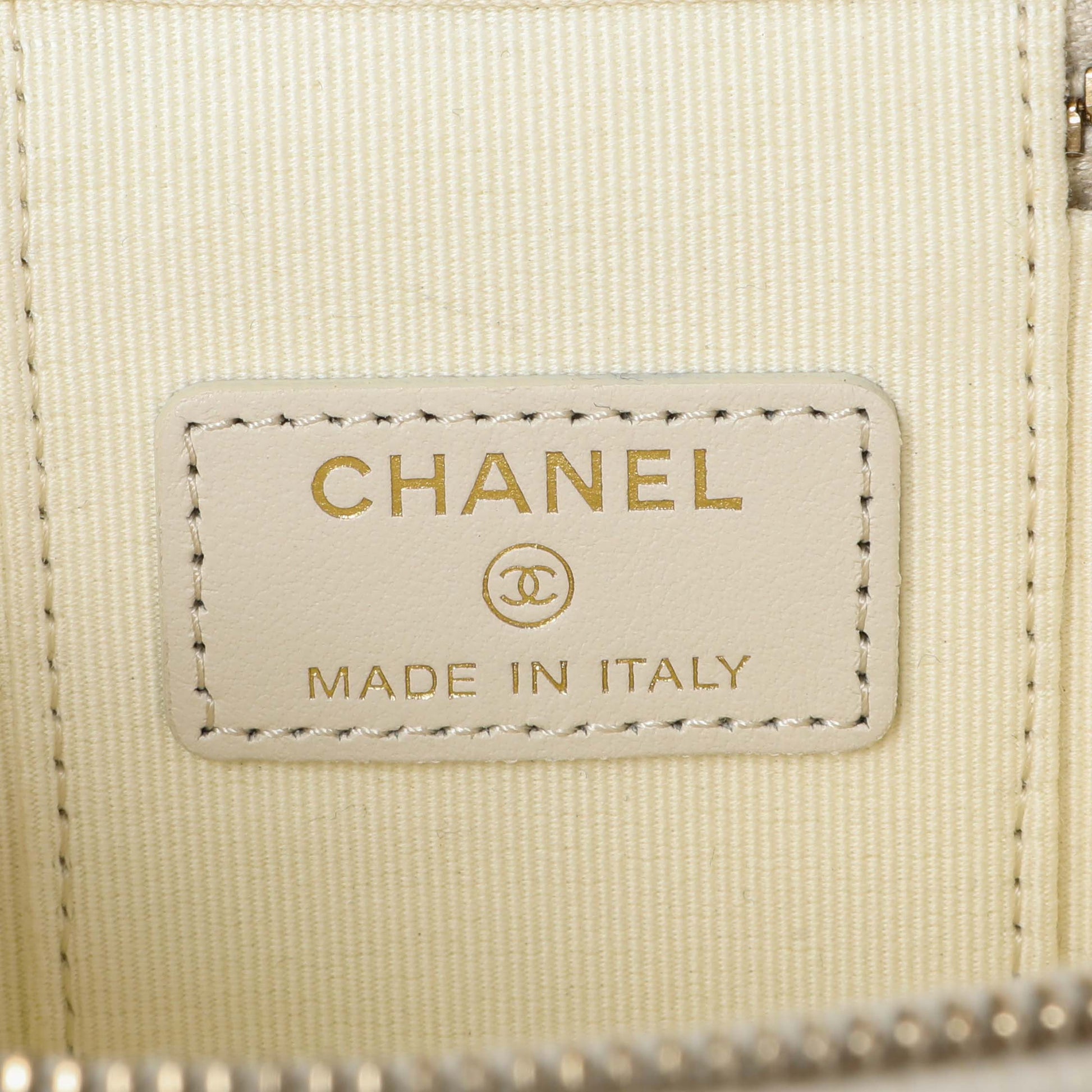 Exclusive Chanel White Caviar Mini Vanity Case With Chain — Alternate View 9