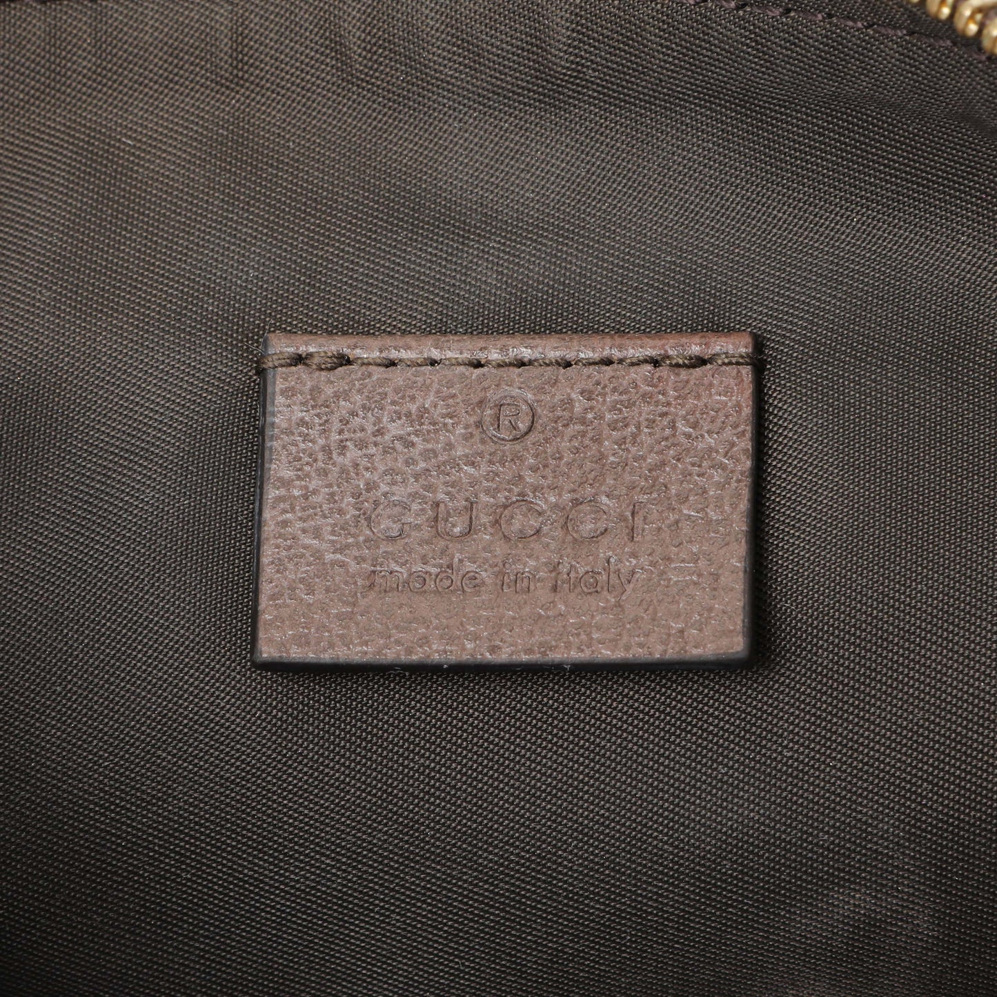 Exclusive Gucci GG Supreme Monogram Ophidia Cosmetic Case — Detail View