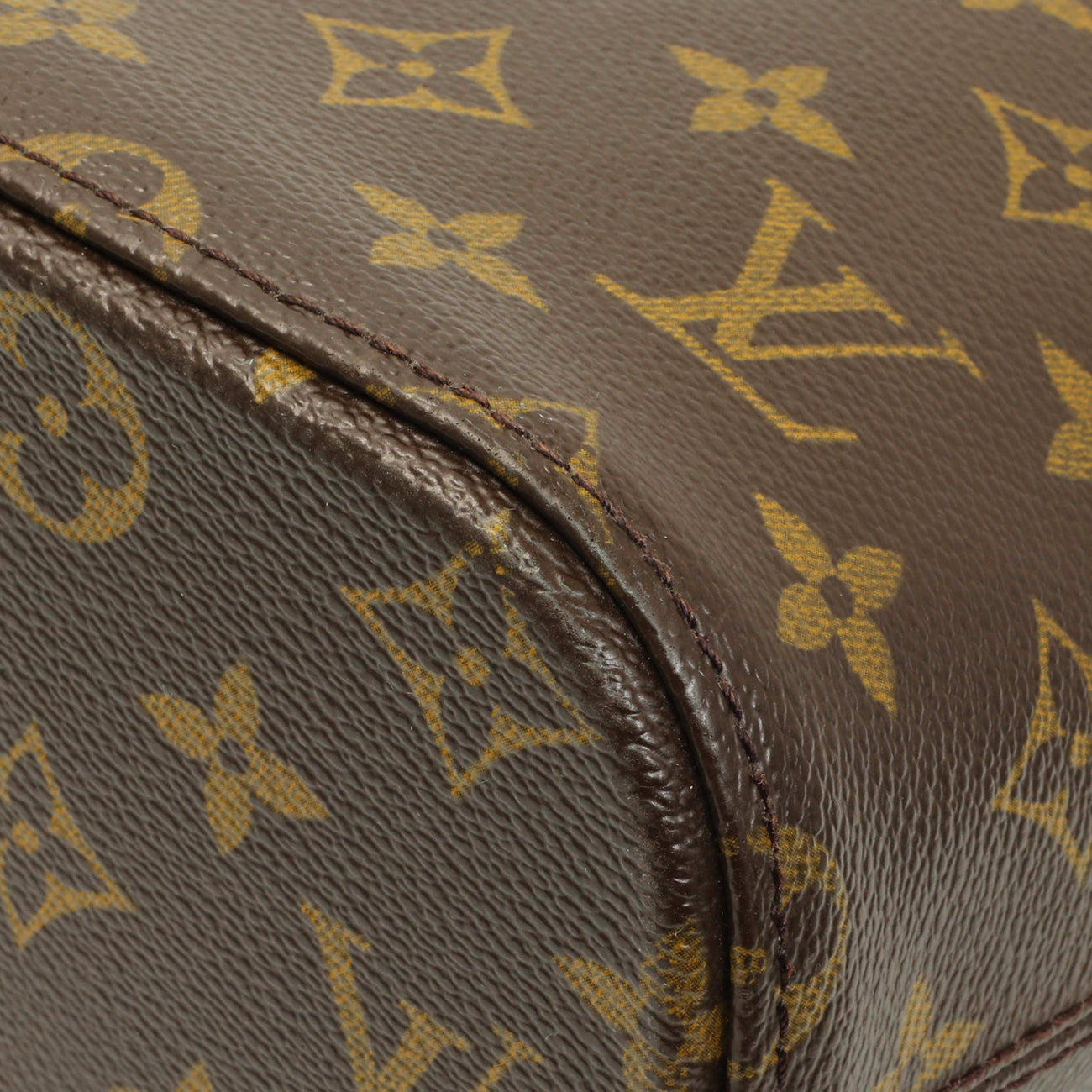 Exclusive Louis Vuitton Monogram Vavin GM — Detail View