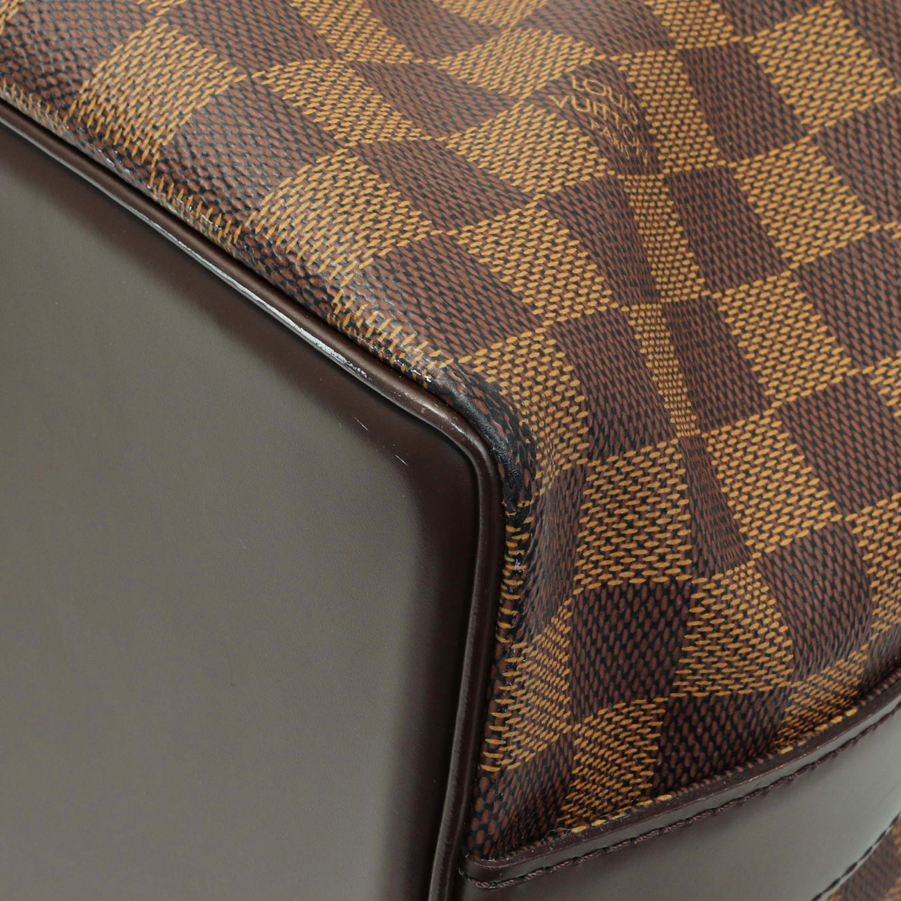 Exclusive Louis Vuitton Damier Ebene Chelsea Tote — Detail View