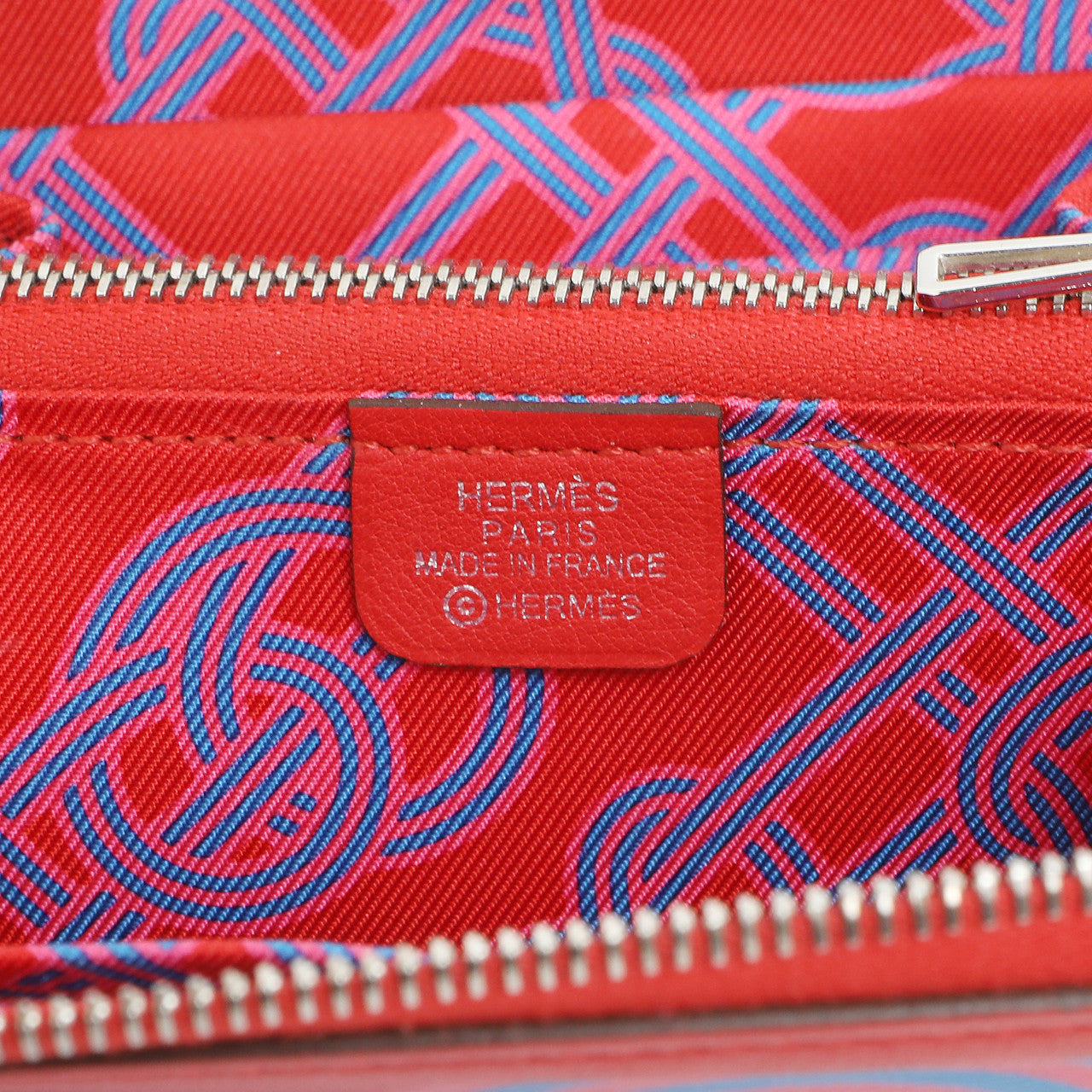 Exclusive Hermes Rouge De Coeur Swift Noeuds Marins Silk'in Compact Zip  Wallet — Alternate View 9
