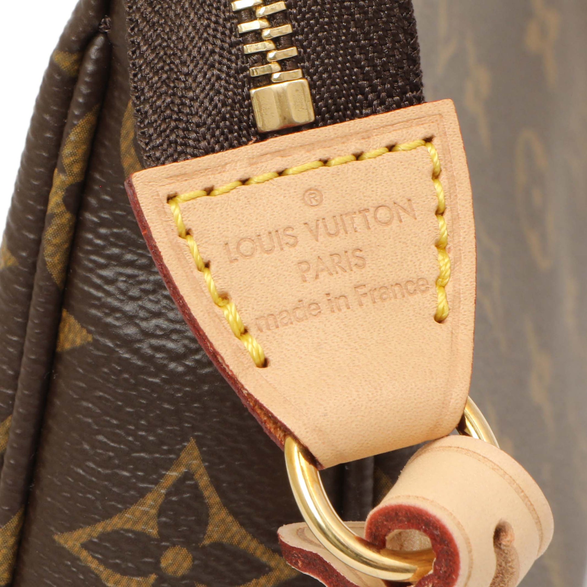 Exclusive Louis Vuitton Monogram Pochette Accessories NM — Detail View