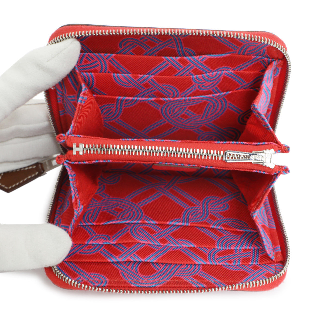 Exclusive Hermes Rouge De Coeur Swift Noeuds Marins Silk'in Compact Zip  Wallet — Alternate View 8