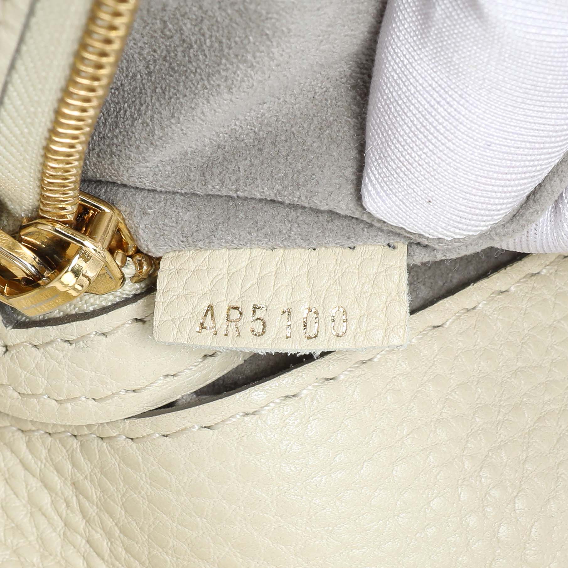 Exclusive Louis Vuitton Ivory Mahina Cirrus MM — Alternate View 10
