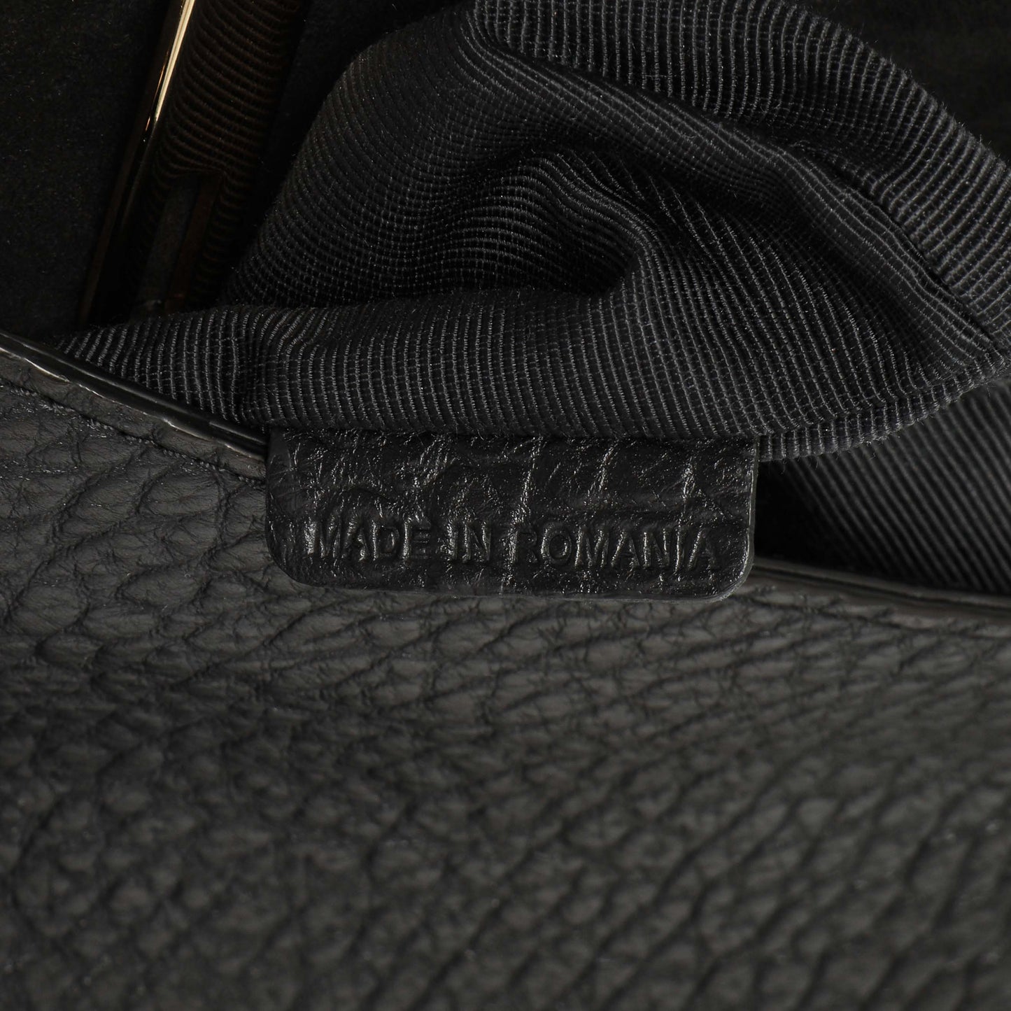 Exclusive Burberry Black Grained Calfskin Mildenhall Crossbody — Alternate View 11
